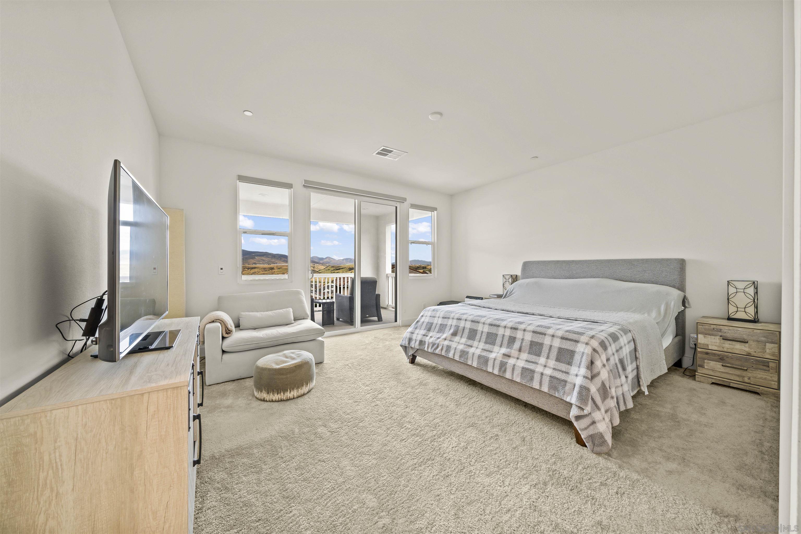 Detail Gallery Image 26 of 58 For 2183  Paseo Levanten, Chula Vista,  CA 91913 - 4 Beds | 3/1 Baths