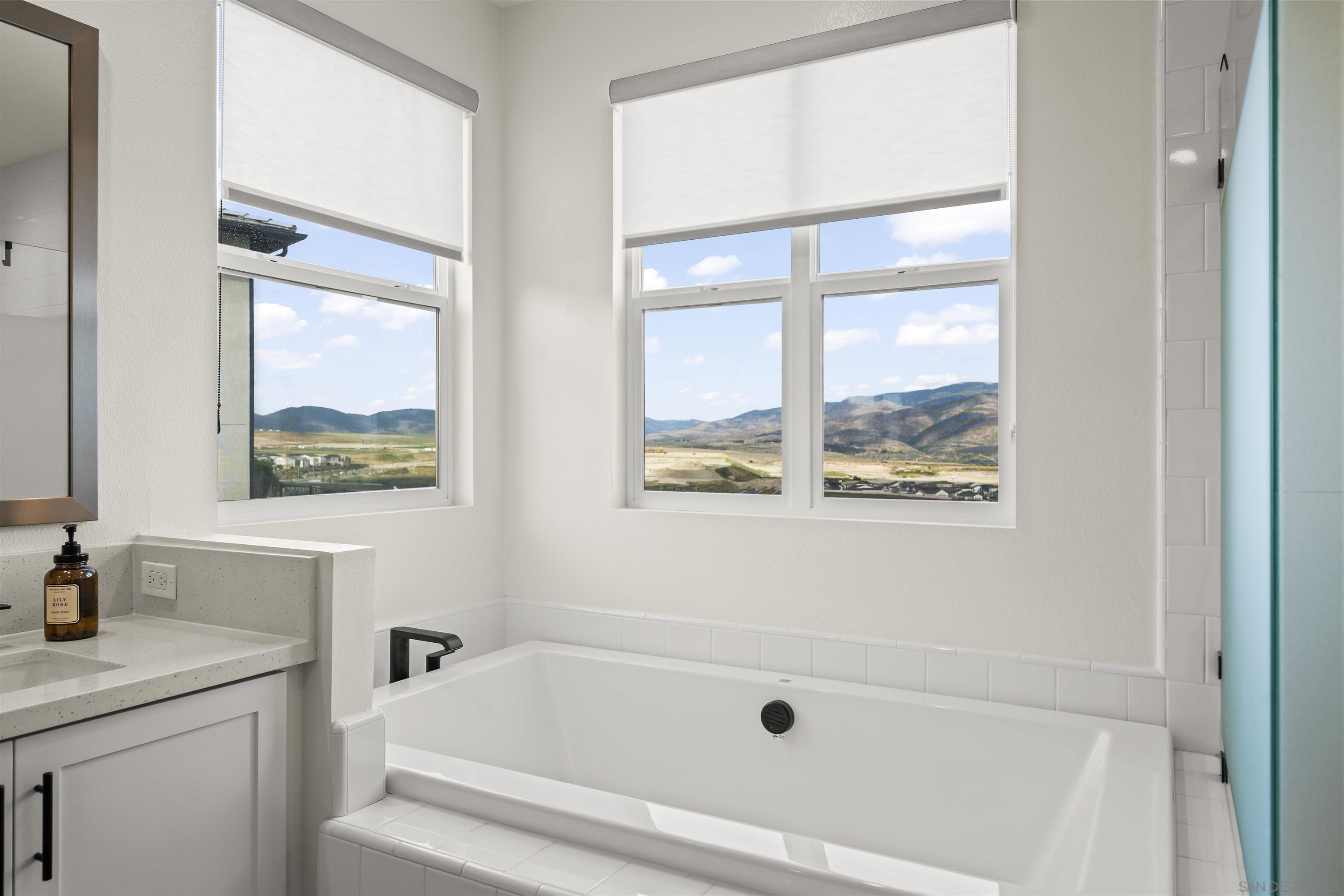 Detail Gallery Image 33 of 58 For 2183  Paseo Levanten, Chula Vista,  CA 91913 - 4 Beds | 3/1 Baths