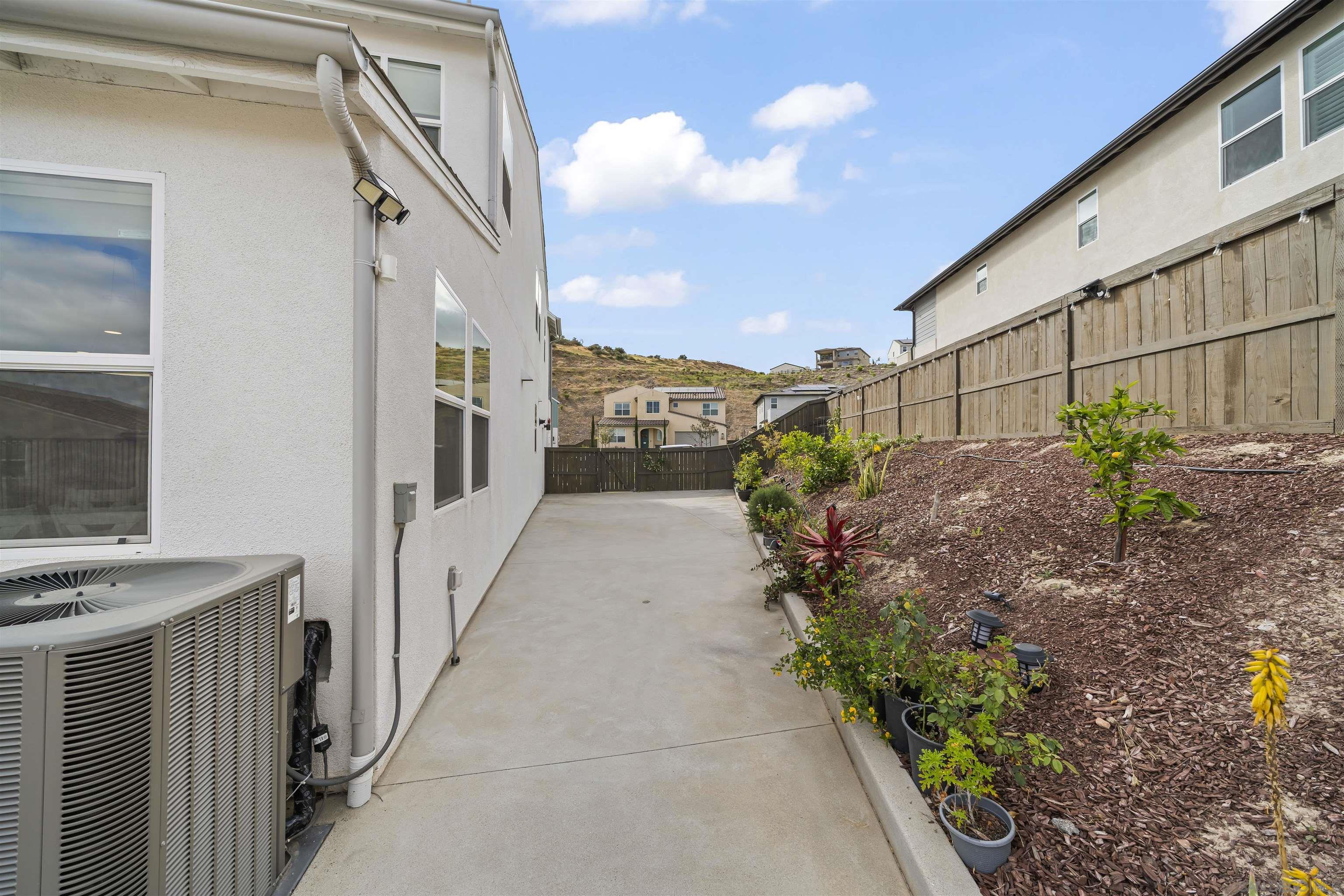 Detail Gallery Image 50 of 58 For 2183  Paseo Levanten, Chula Vista,  CA 91913 - 4 Beds | 3/1 Baths