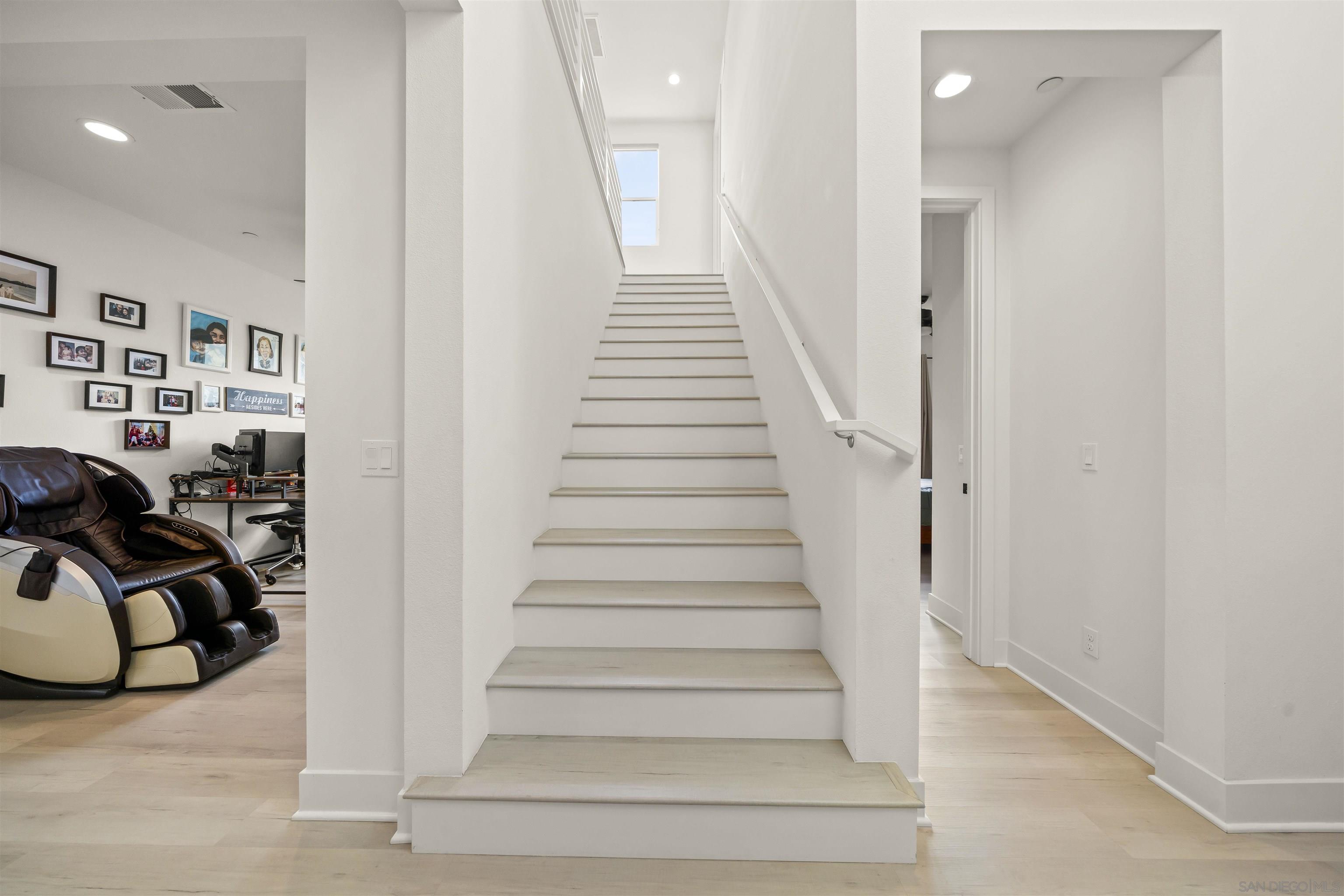 Detail Gallery Image 6 of 58 For 2183  Paseo Levanten, Chula Vista,  CA 91913 - 4 Beds | 3/1 Baths