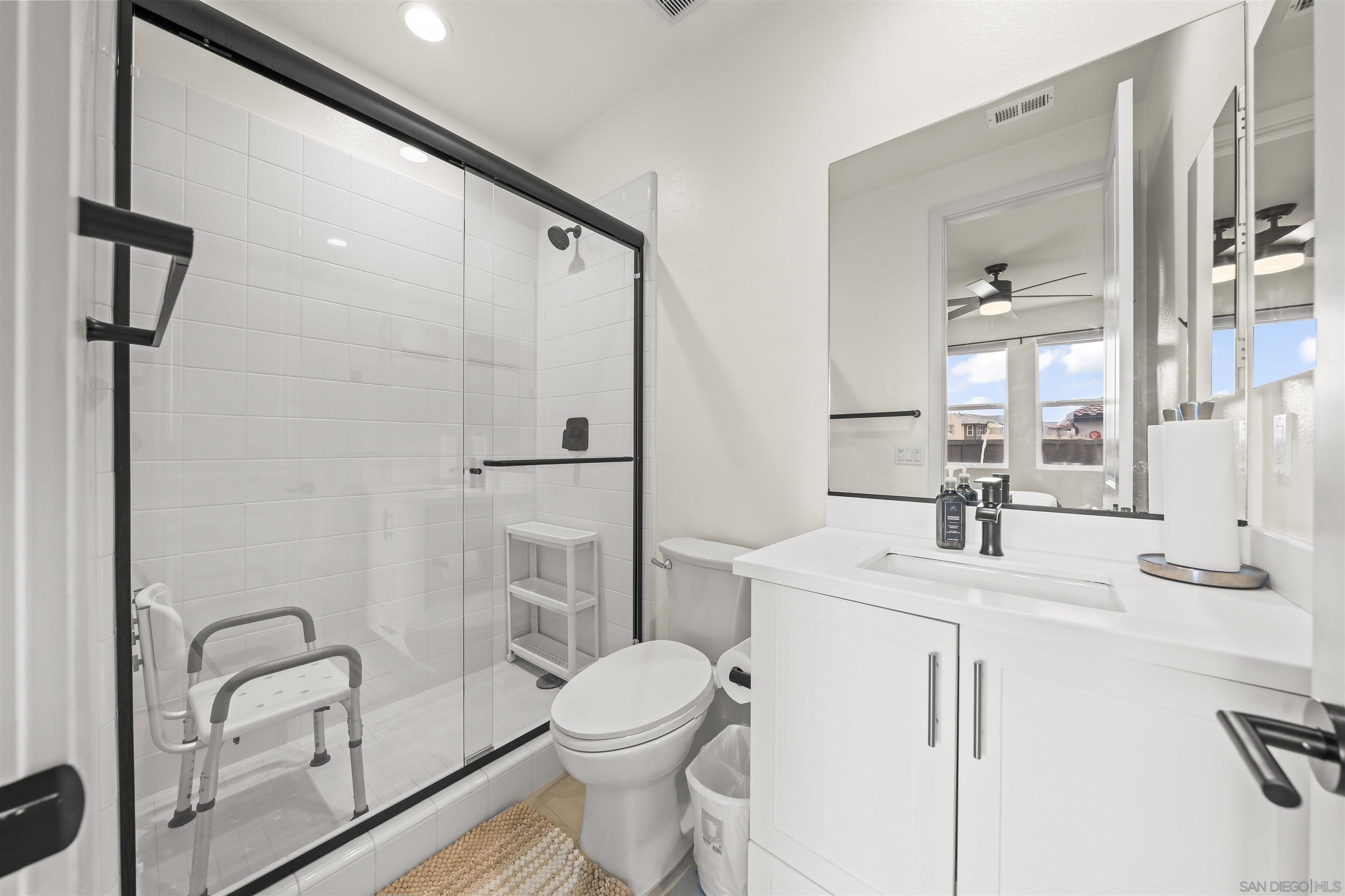 Detail Gallery Image 8 of 58 For 2183  Paseo Levanten, Chula Vista,  CA 91913 - 4 Beds | 3/1 Baths