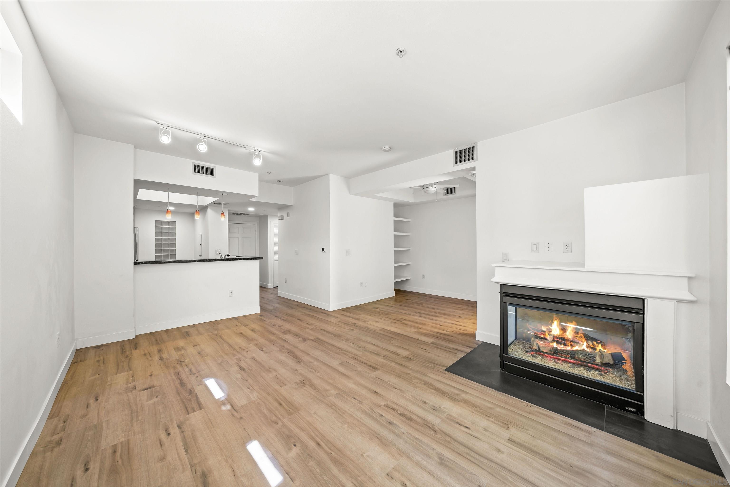 Front Image Thumbnail for SD260007986