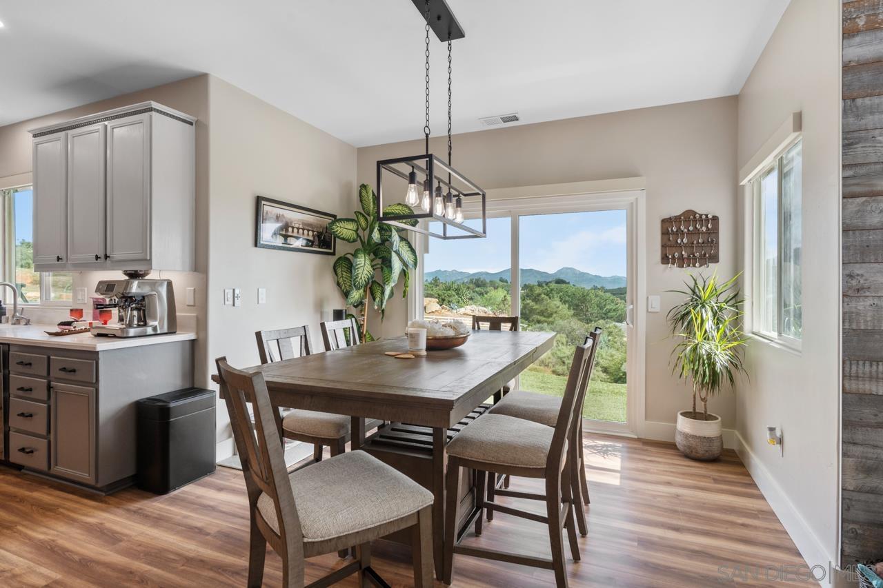 Detail Gallery Image 13 of 55 For 408  Alta Lane, El Cajon,  CA 92021 - 5 Beds | 4/1 Baths