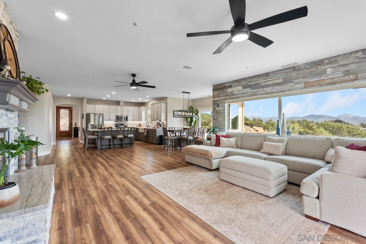 Detail Gallery Image 16 of 55 For 408  Alta Lane, El Cajon,  CA 92021 - 5 Beds | 4/1 Baths