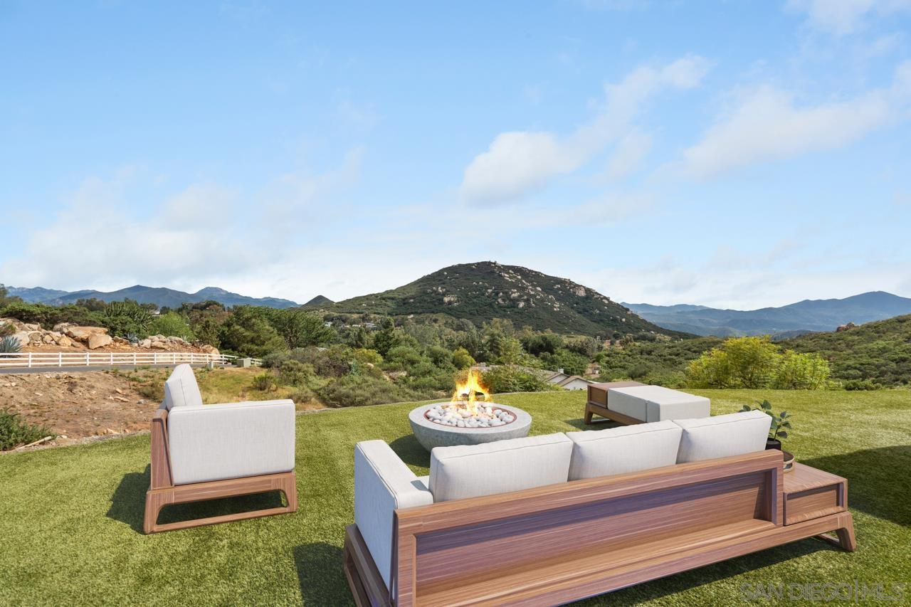 Detail Gallery Image 5 of 55 For 408  Alta Lane, El Cajon,  CA 92021 - 5 Beds | 4/1 Baths