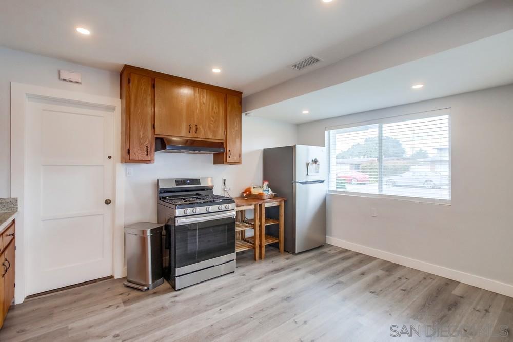 Detail Gallery Image 9 of 30 For 6375  Thorn St, San Diego,  CA 92115 - 2 Beds | 1 Baths