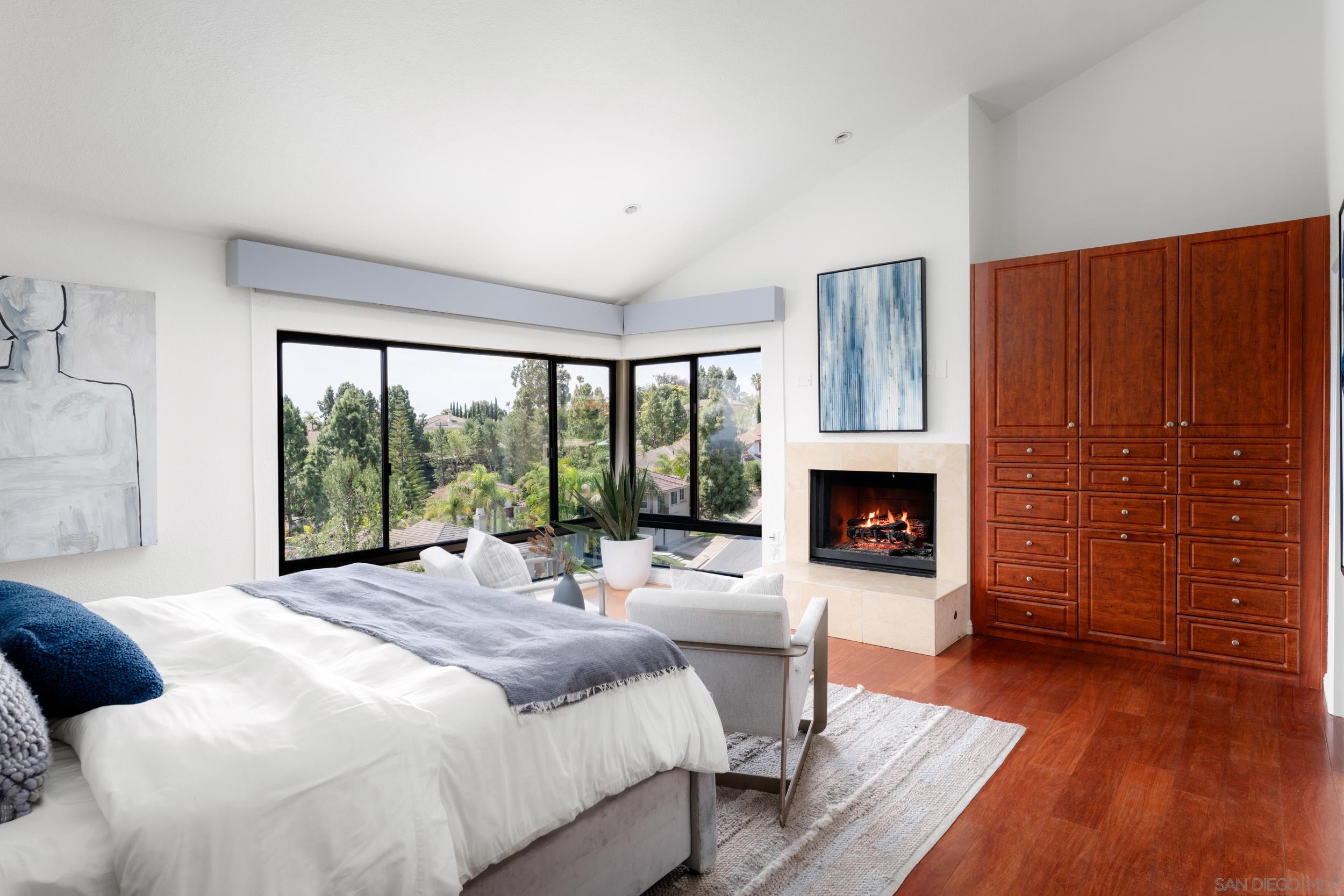 Detail Gallery Image 16 of 28 For 2575  Caminito Muirfield, La Jolla,  CA 92037 - 4 Beds | 3/1 Baths