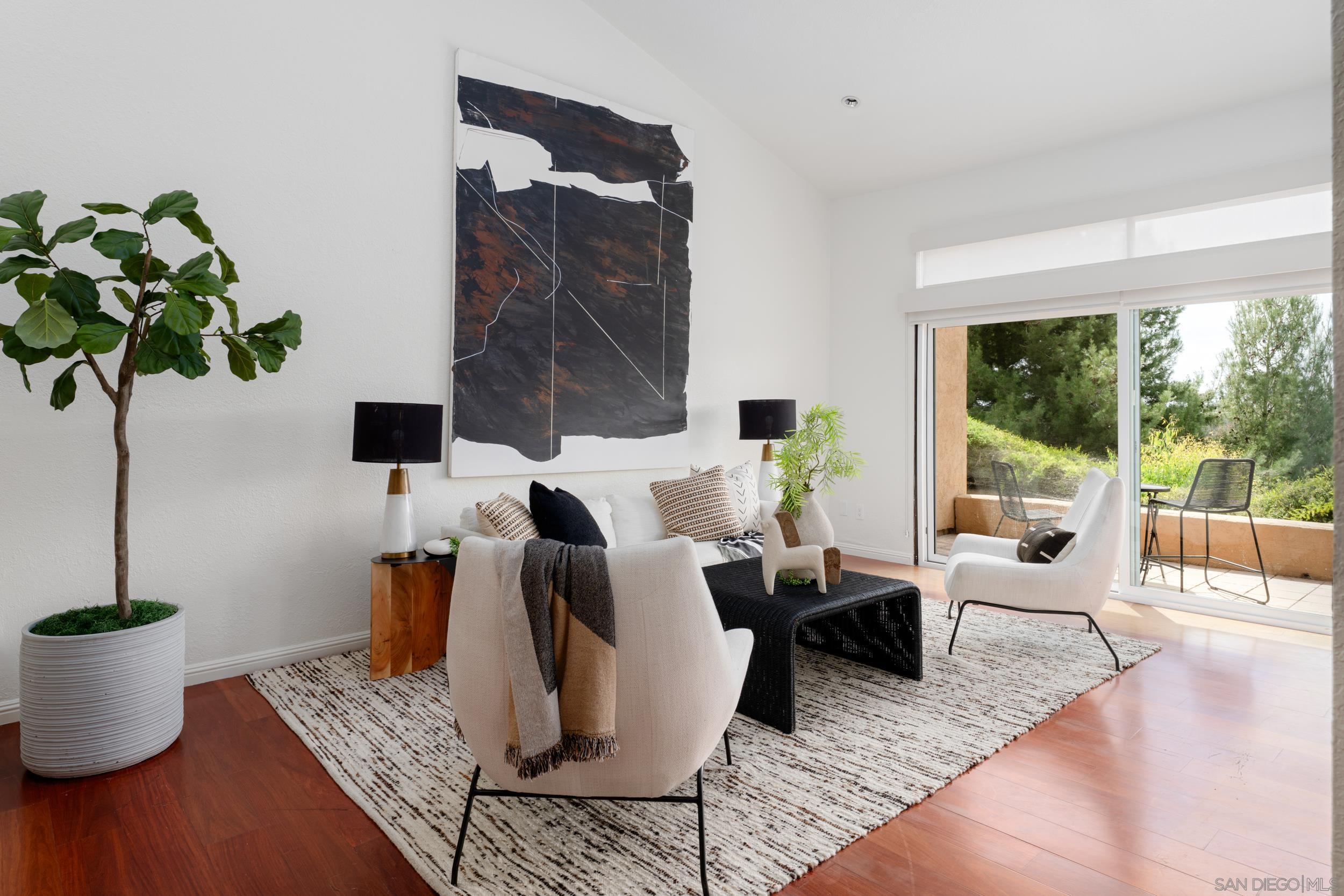 Detail Gallery Image 3 of 28 For 2575  Caminito Muirfield, La Jolla,  CA 92037 - 4 Beds | 3/1 Baths