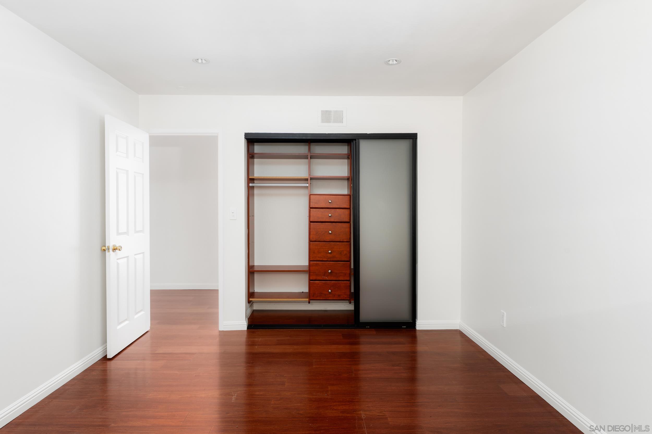 Detail Gallery Image 23 of 28 For 2575  Caminito Muirfield, La Jolla,  CA 92037 - 4 Beds | 3/1 Baths