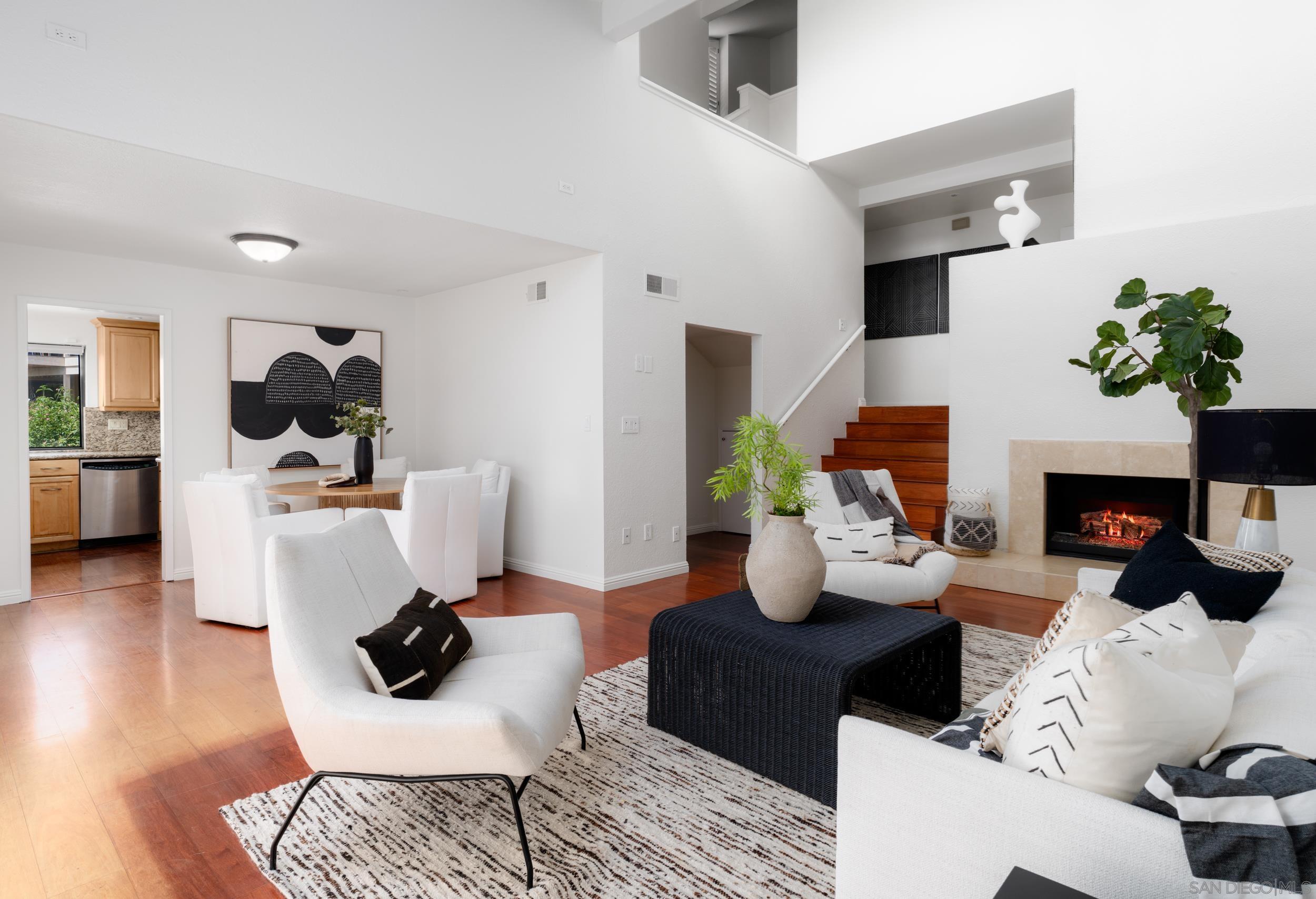 Detail Gallery Image 5 of 28 For 2575  Caminito Muirfield, La Jolla,  CA 92037 - 4 Beds | 3/1 Baths