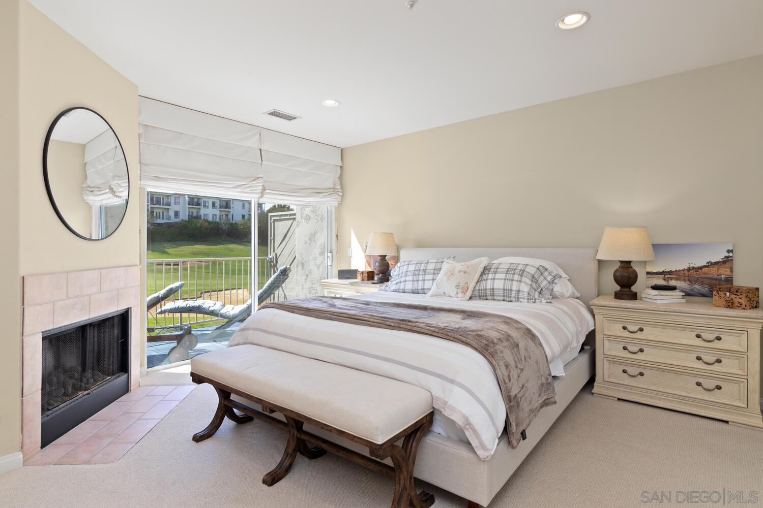 Detail Gallery Image 11 of 26 For 7517  Jerez  B, Carlsbad,  CA 92009 - 3 Beds | 3/1 Baths