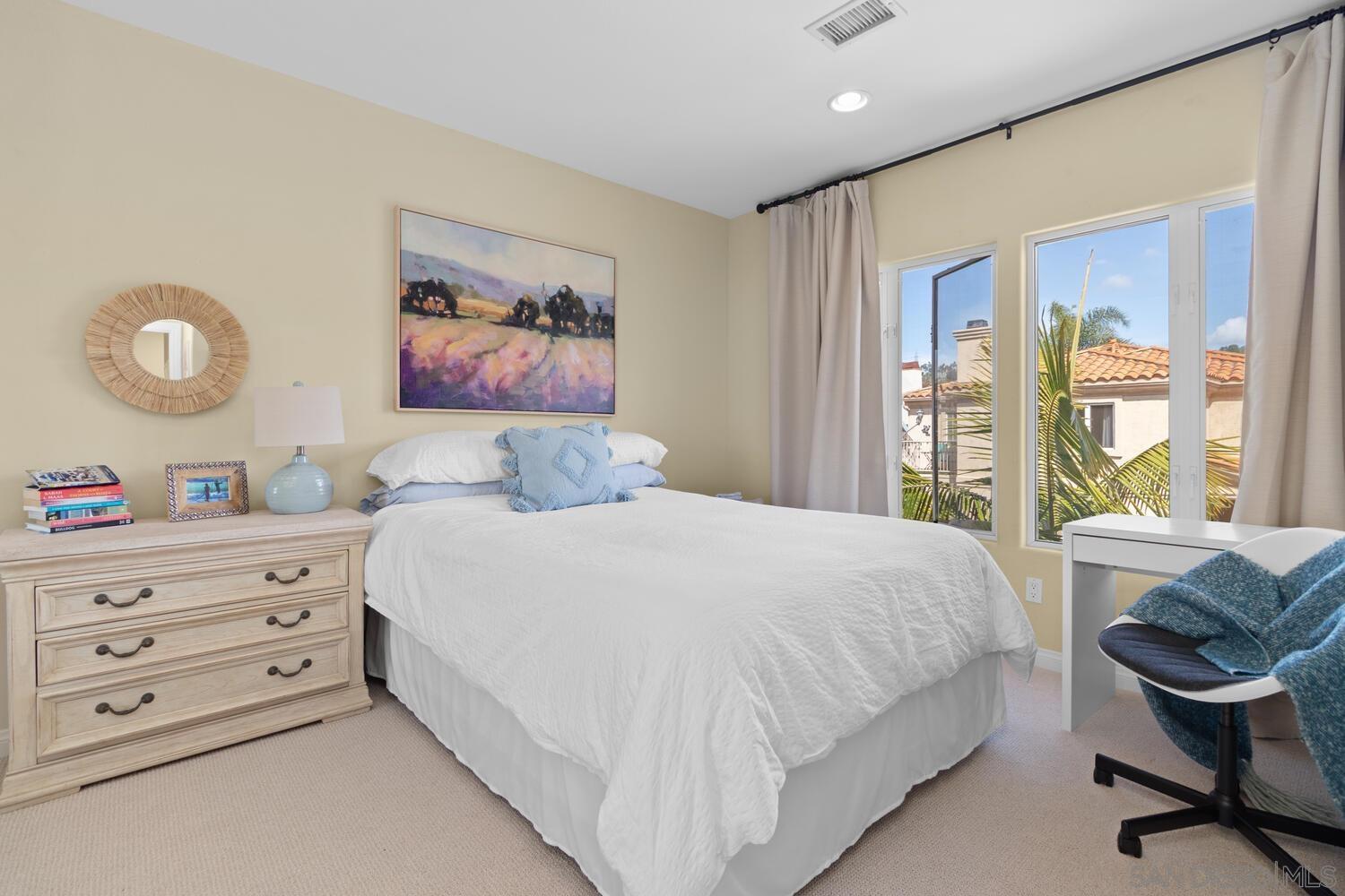 Detail Gallery Image 15 of 26 For 7517  Jerez  B, Carlsbad,  CA 92009 - 3 Beds | 3/1 Baths