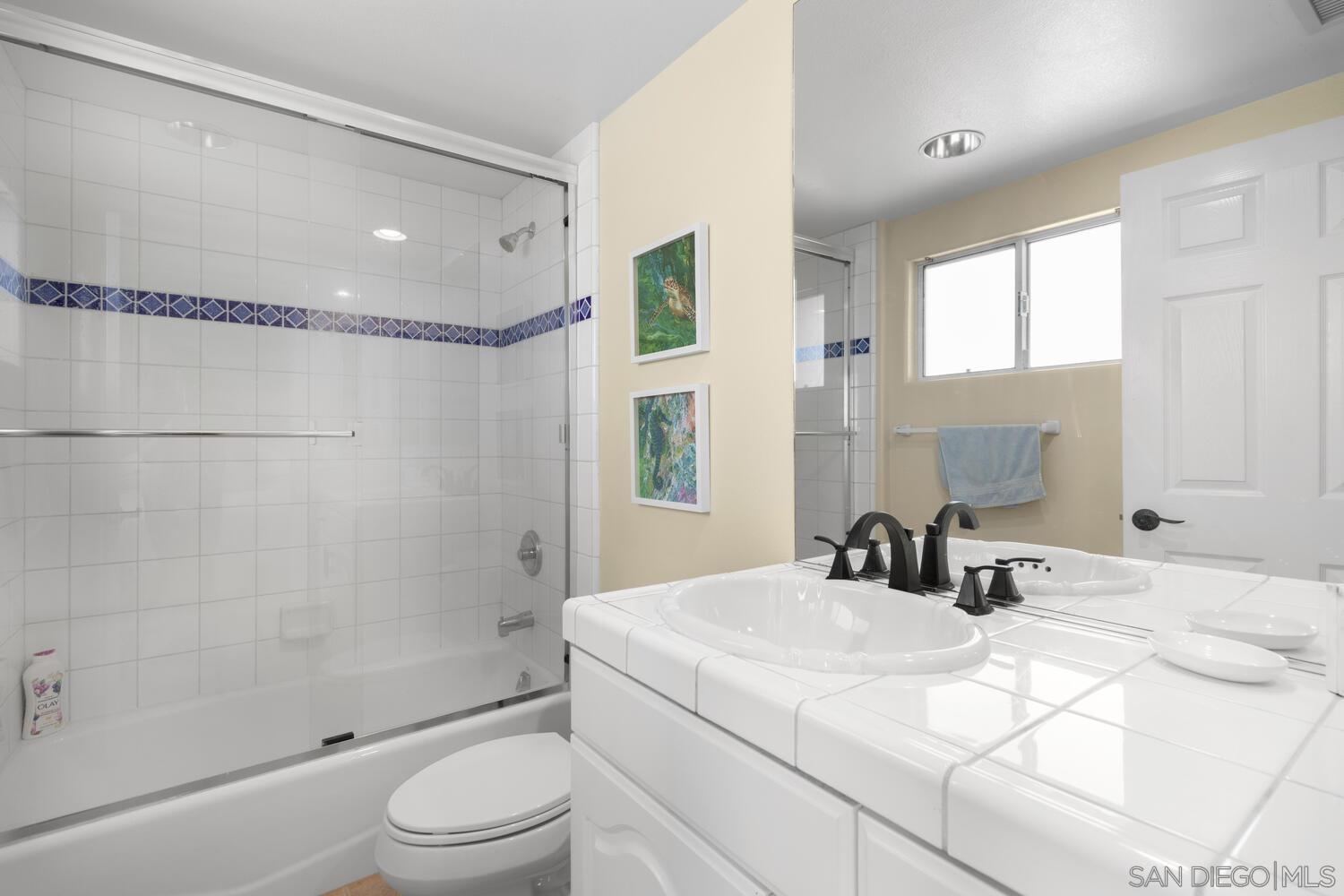 Detail Gallery Image 16 of 26 For 7517  Jerez  B, Carlsbad,  CA 92009 - 3 Beds | 3/1 Baths