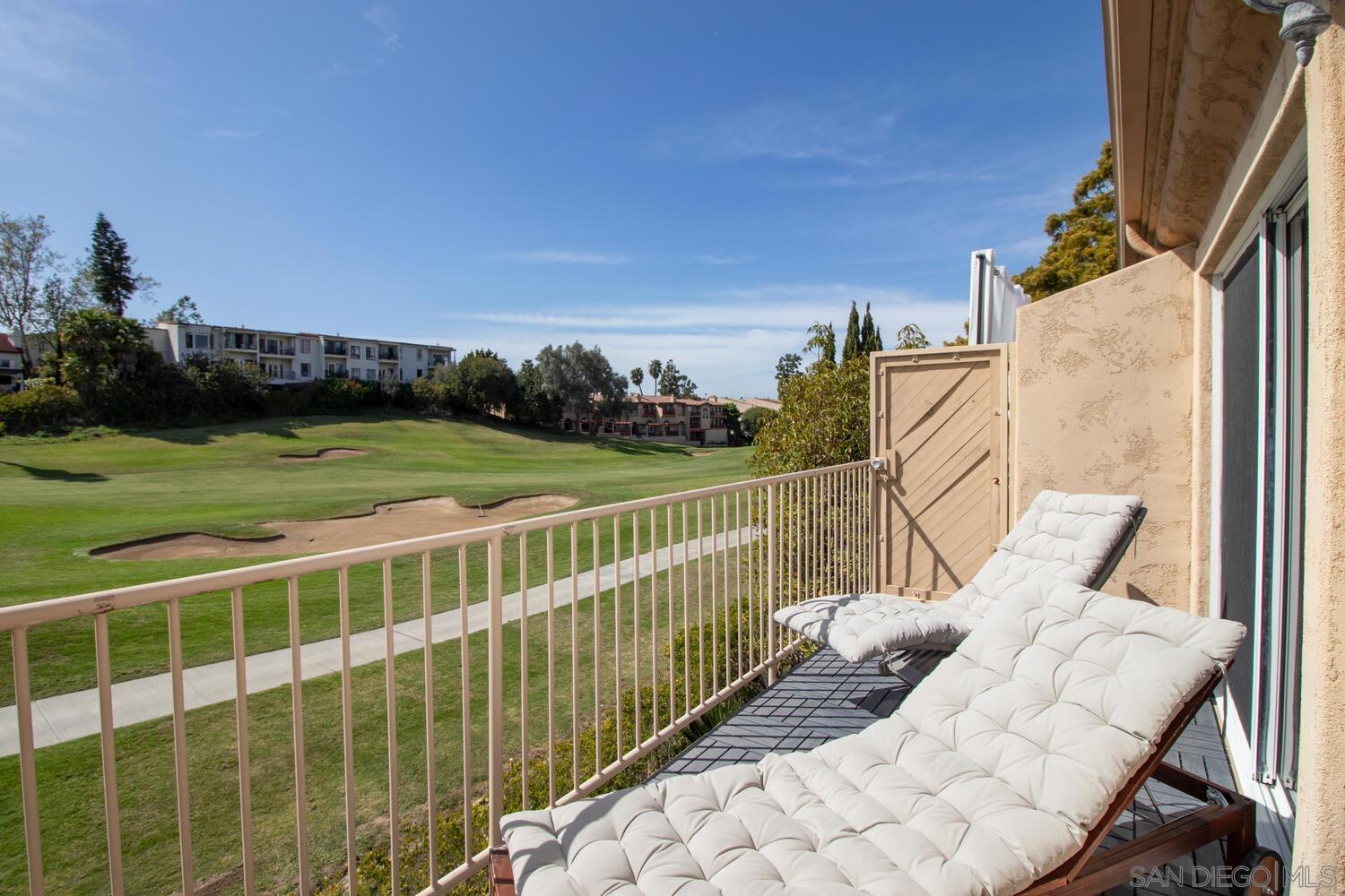 Detail Gallery Image 20 of 26 For 7517  Jerez  B, Carlsbad,  CA 92009 - 3 Beds | 3/1 Baths