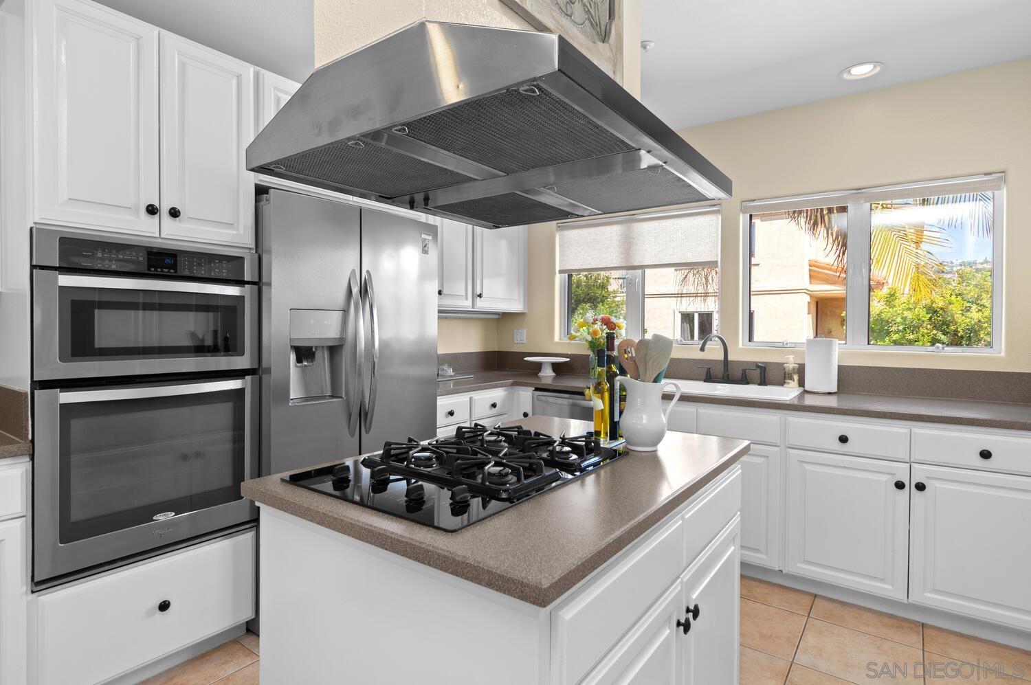 Detail Gallery Image 9 of 26 For 7517  Jerez  B, Carlsbad,  CA 92009 - 3 Beds | 3/1 Baths