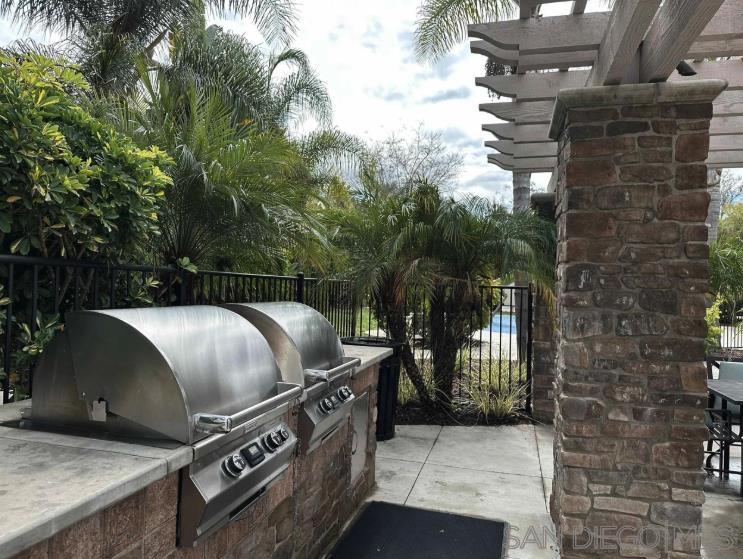 Detail Gallery Image 21 of 30 For 1132  Cherry Tree Lane, Vista,  CA 92084 - 4 Beds | 2/1 Baths