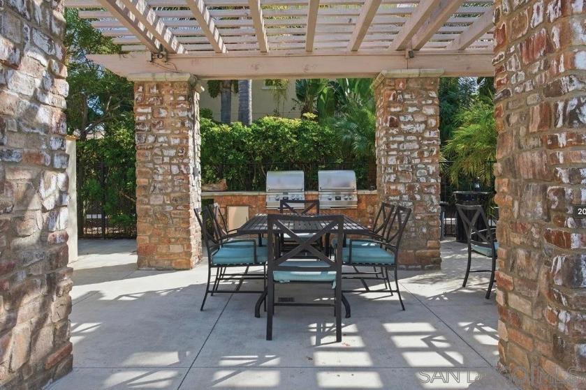 Detail Gallery Image 23 of 30 For 1132  Cherry Tree Lane, Vista,  CA 92084 - 4 Beds | 2/1 Baths