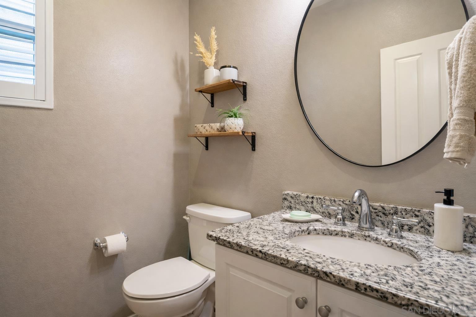 Detail Gallery Image 10 of 30 For 1132  Cherry Tree Lane, Vista,  CA 92084 - 4 Beds | 2/1 Baths
