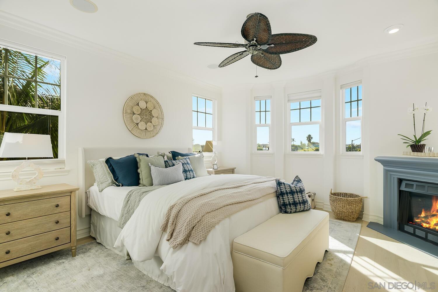 Detail Gallery Image 16 of 27 For 409 N Cedros Ave, Solana Beach,  CA 92075 - 4 Beds | 4 Baths