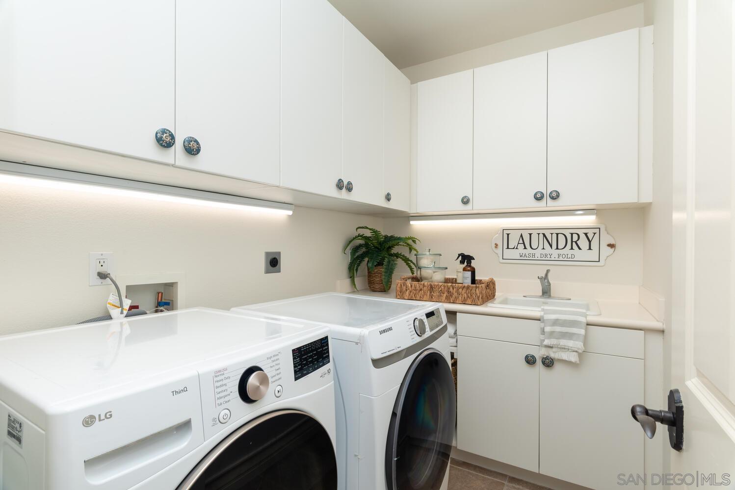 Detail Gallery Image 25 of 27 For 409 N Cedros Ave, Solana Beach,  CA 92075 - 4 Beds | 4 Baths