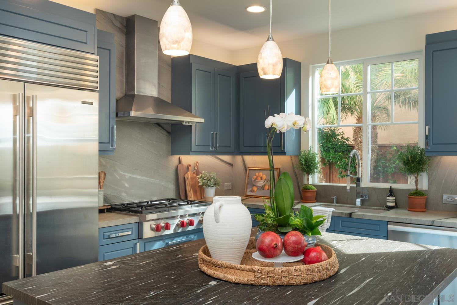 Detail Gallery Image 4 of 27 For 409 N Cedros Ave, Solana Beach,  CA 92075 - 4 Beds | 4 Baths