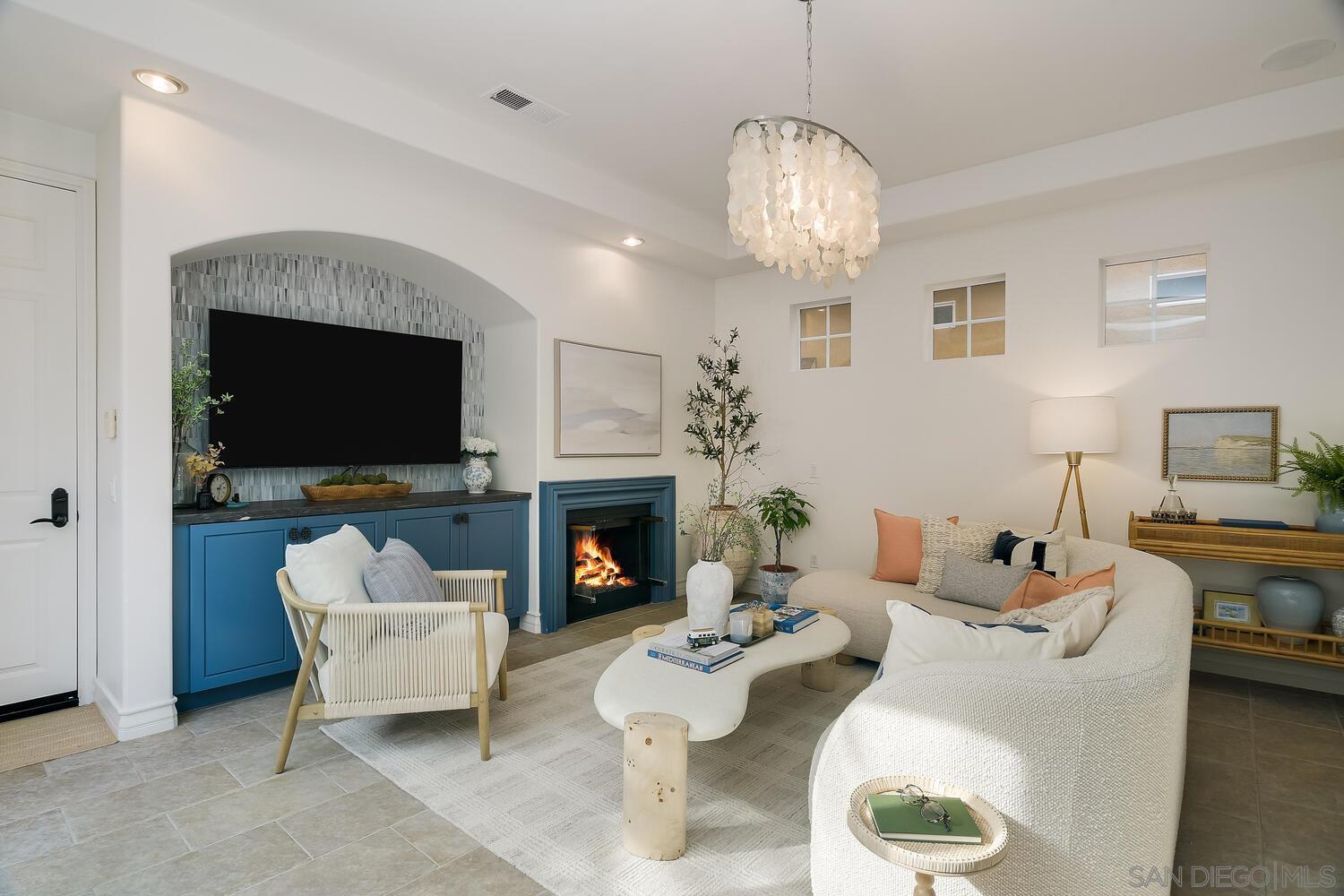 Detail Gallery Image 8 of 27 For 409 N Cedros Ave, Solana Beach,  CA 92075 - 4 Beds | 4 Baths