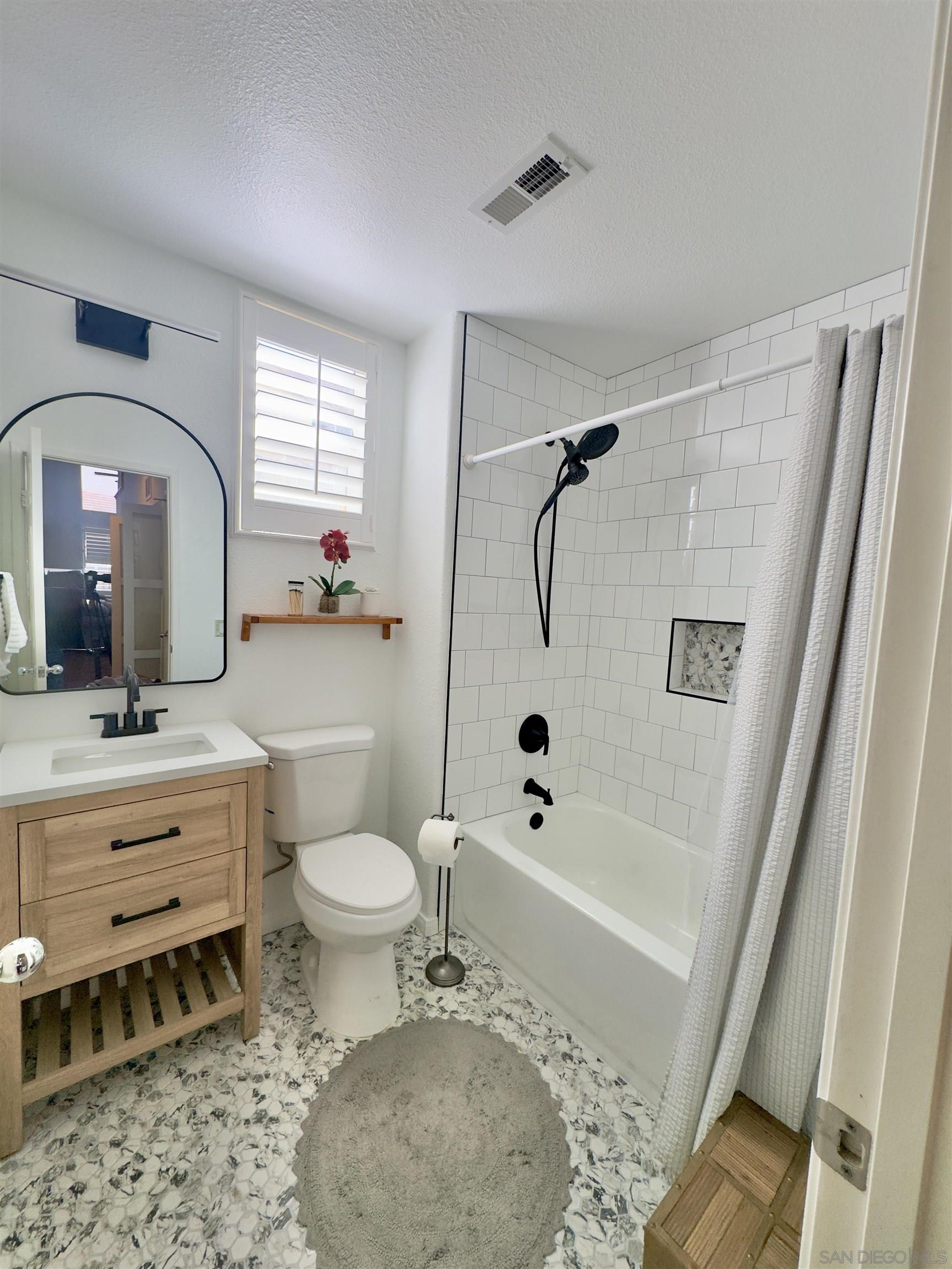 Detail Gallery Image 20 of 48 For 1129  Quinto Creek Pl, Chula Vista,  CA 91913 - 4 Beds | 3/1 Baths