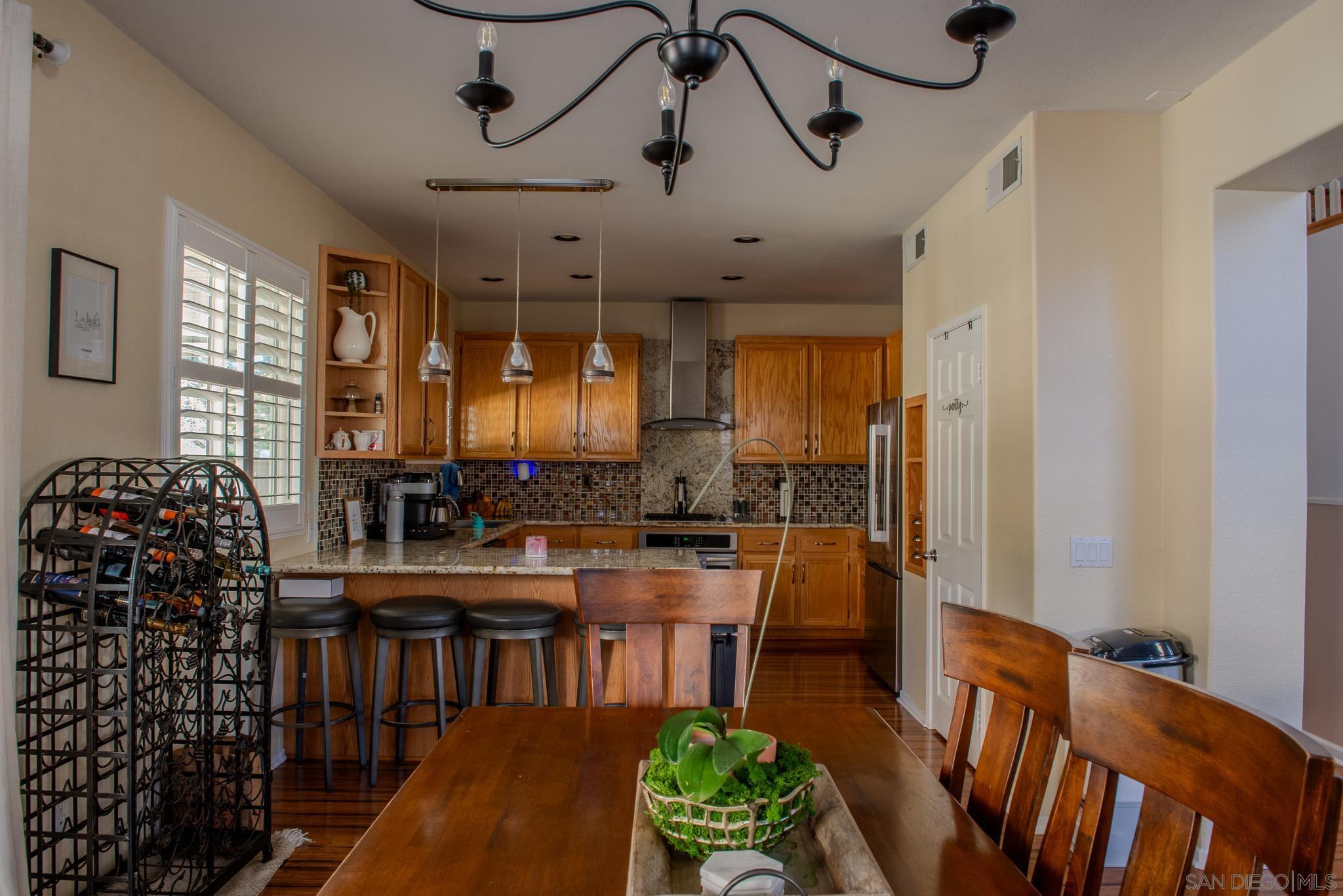 Detail Gallery Image 10 of 48 For 1129  Quinto Creek Pl, Chula Vista,  CA 91913 - 4 Beds | 3/1 Baths