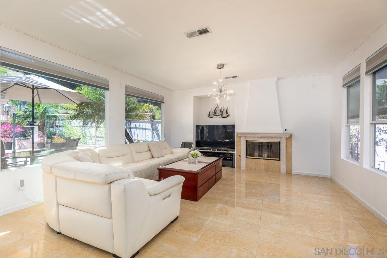 Detail Gallery Image 11 of 44 For 1175  Santa Olivia, Chula Vista,  CA 91913 - 5 Beds | 3 Baths