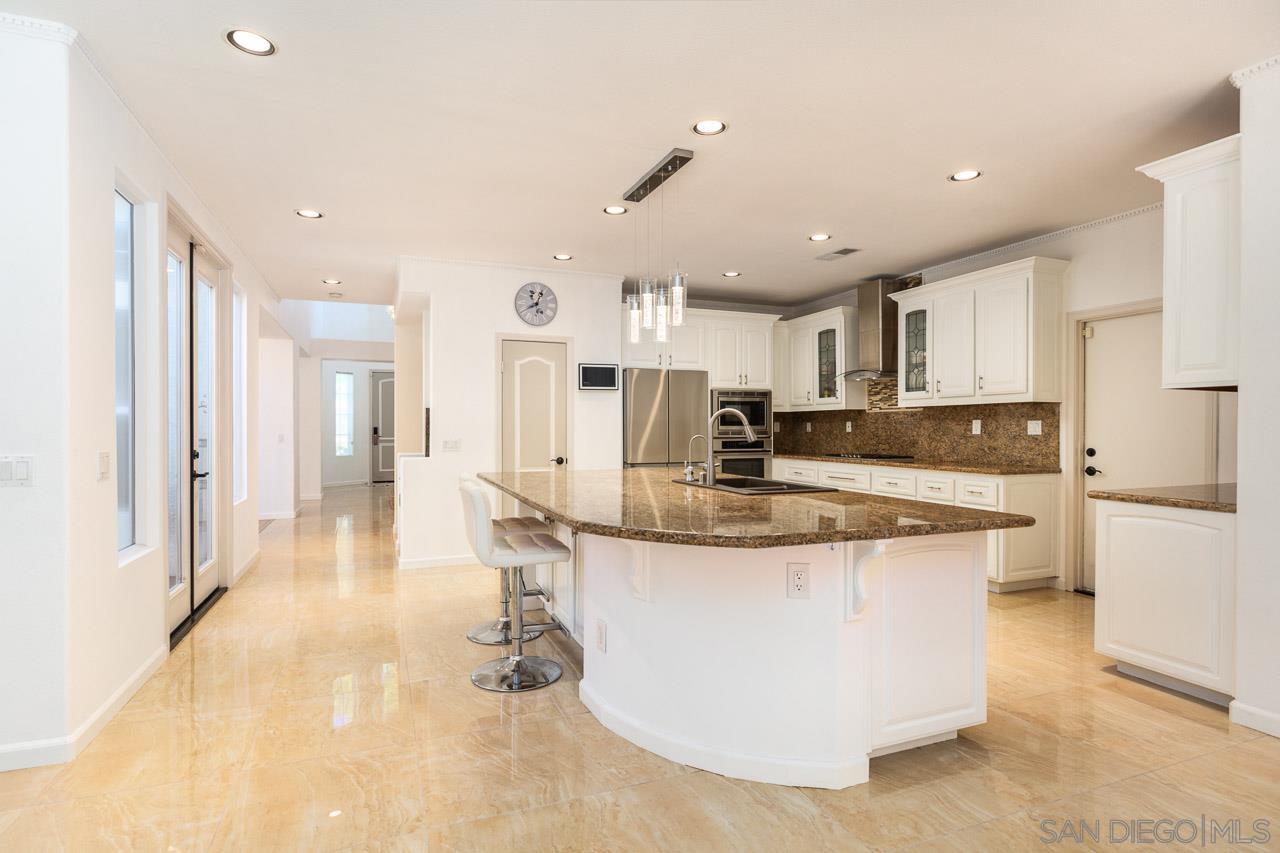 Detail Gallery Image 13 of 44 For 1175  Santa Olivia, Chula Vista,  CA 91913 - 5 Beds | 3 Baths