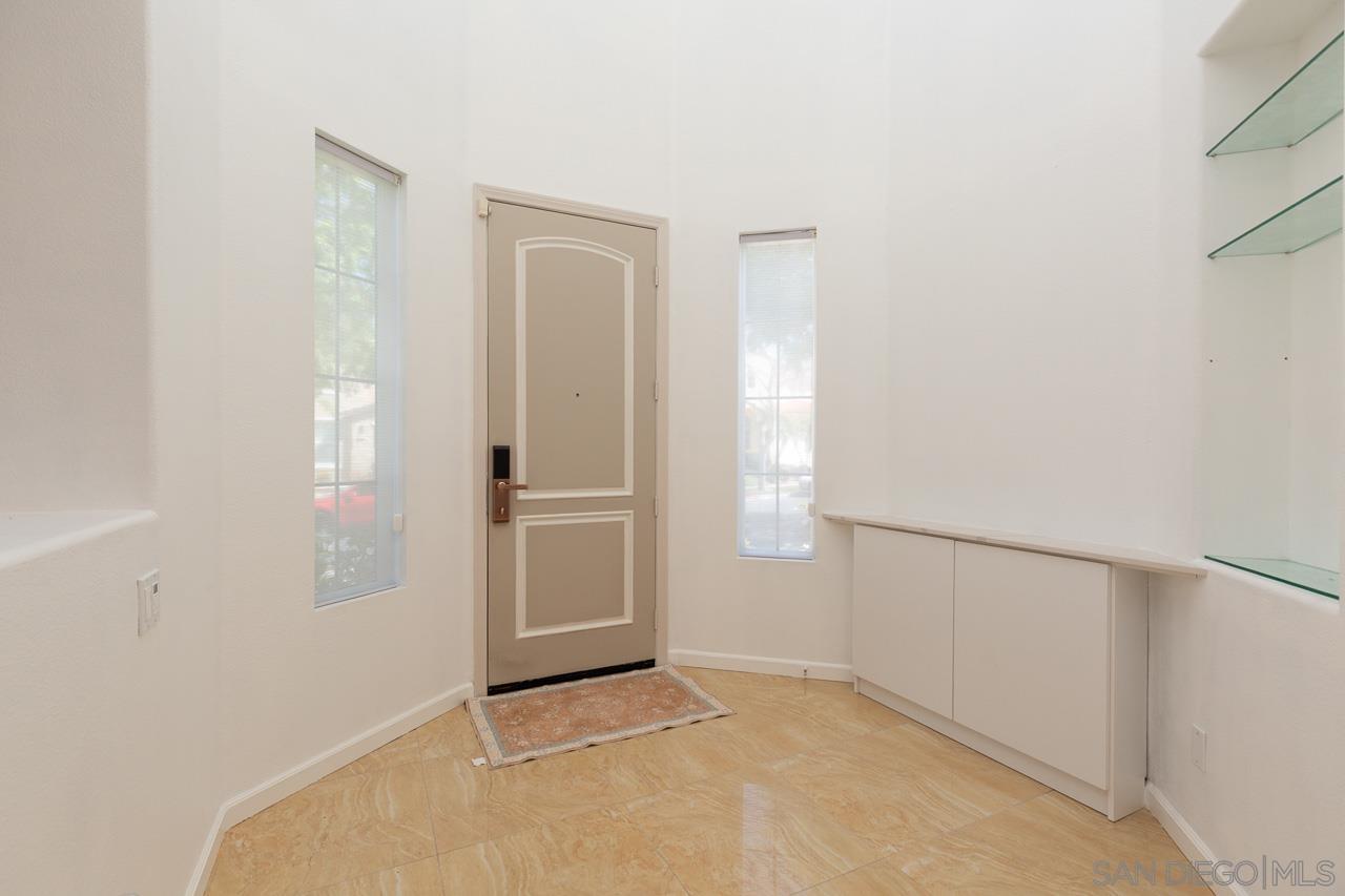 Detail Gallery Image 4 of 44 For 1175  Santa Olivia, Chula Vista,  CA 91913 - 5 Beds | 3 Baths