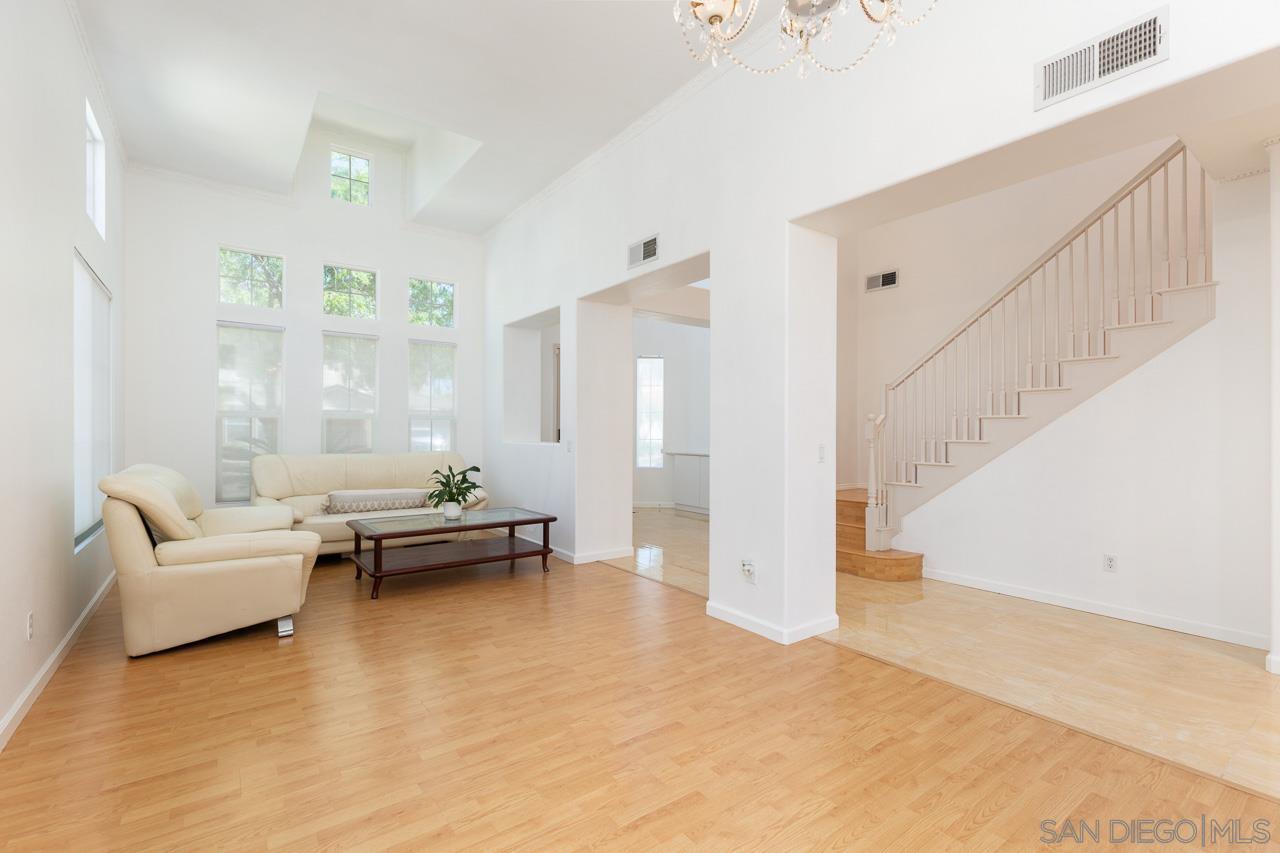 Detail Gallery Image 7 of 44 For 1175  Santa Olivia, Chula Vista,  CA 91913 - 5 Beds | 3 Baths