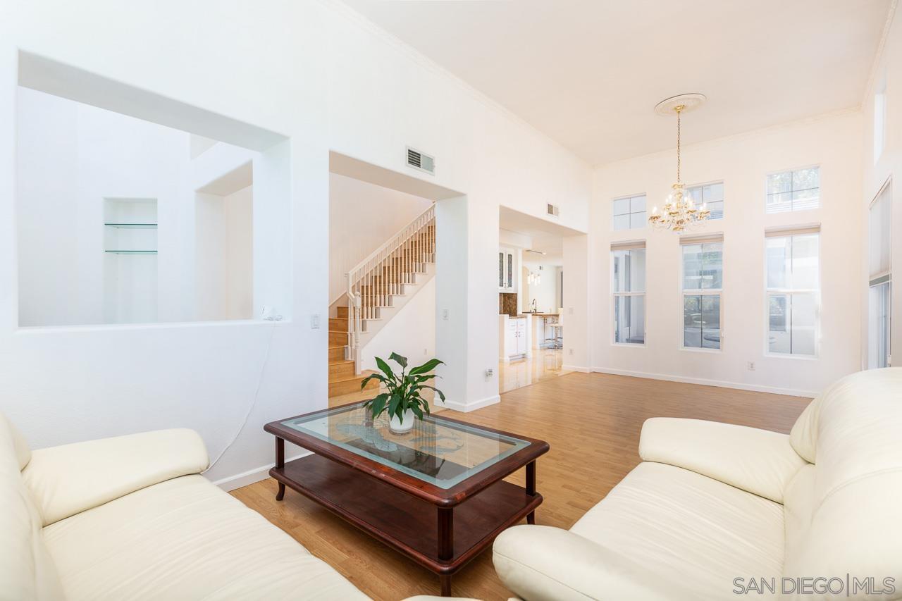 Detail Gallery Image 8 of 44 For 1175  Santa Olivia, Chula Vista,  CA 91913 - 5 Beds | 3 Baths