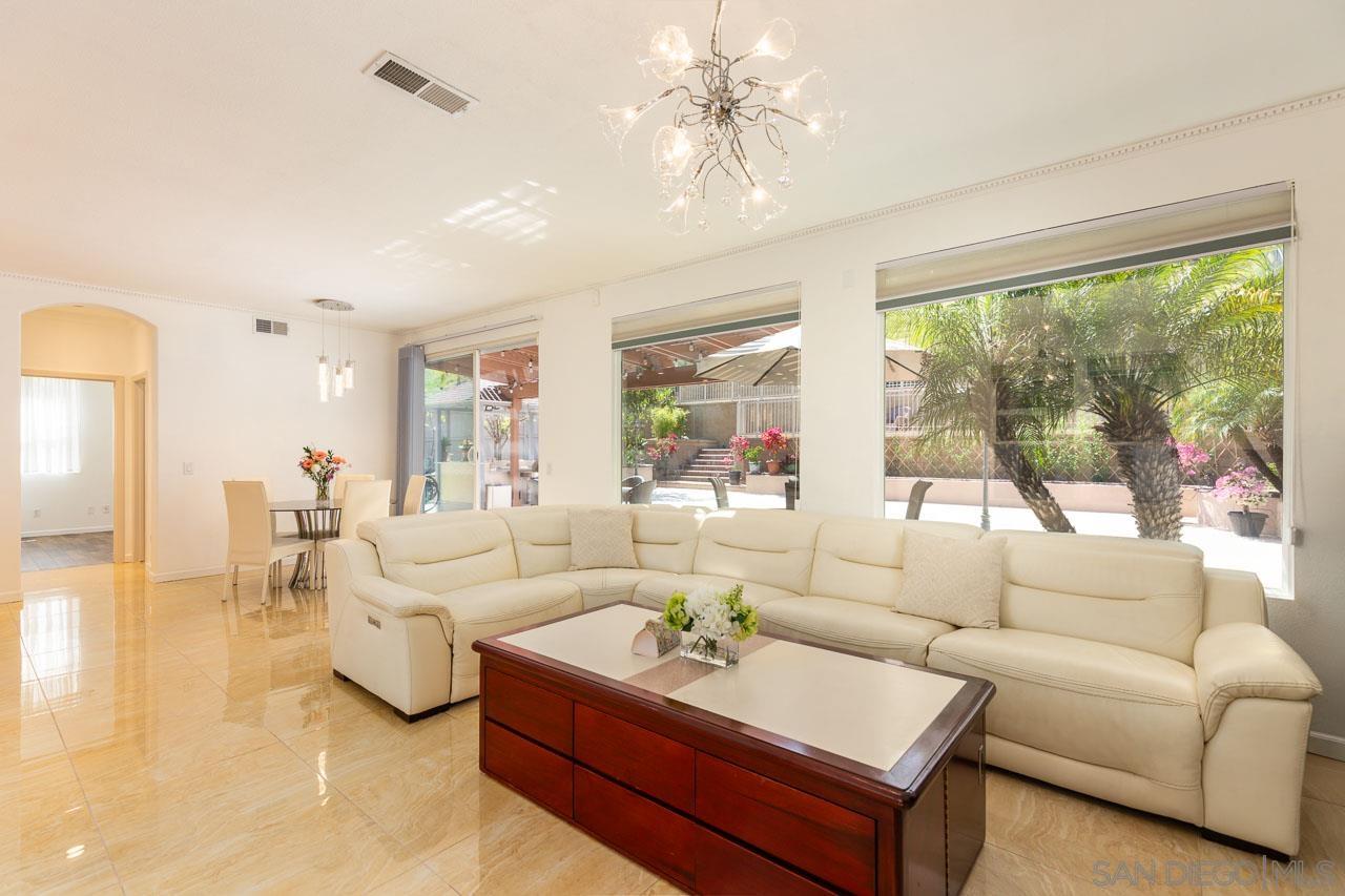 Detail Gallery Image 10 of 44 For 1175  Santa Olivia, Chula Vista,  CA 91913 - 5 Beds | 3 Baths