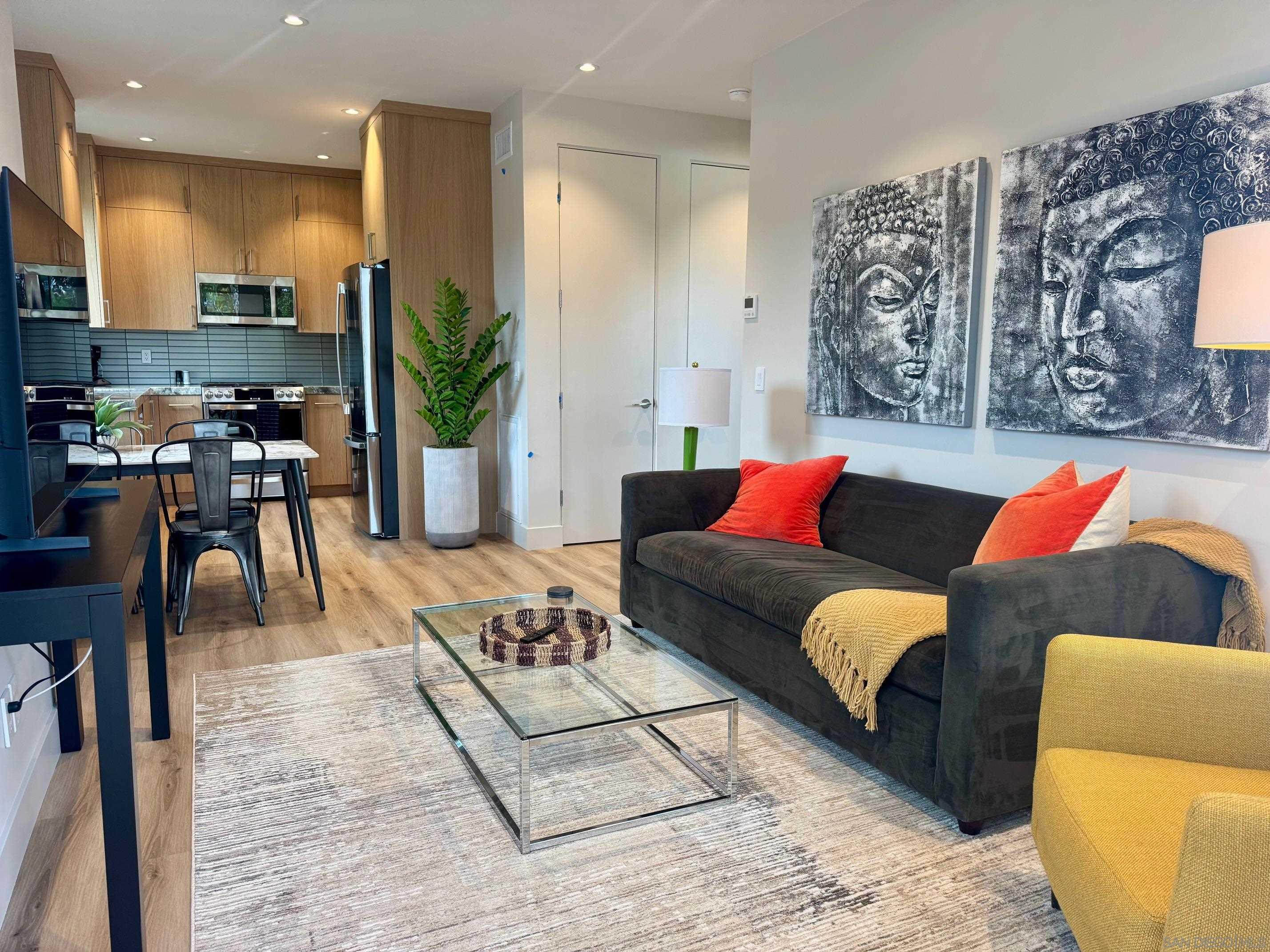 Detail Gallery Image 2 of 21 For 8168  Paseo Del Ocaso, La Jolla,  CA 92037 - 1 Beds | 1 Baths