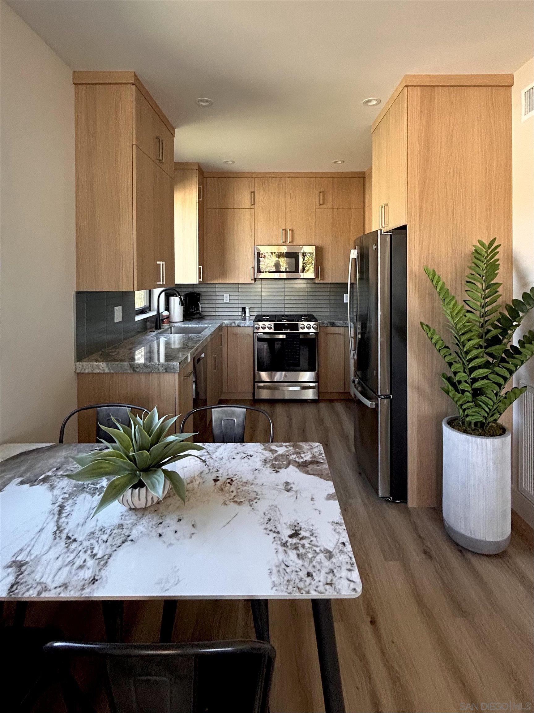 Detail Gallery Image 5 of 21 For 8168  Paseo Del Ocaso, La Jolla,  CA 92037 - 1 Beds | 1 Baths