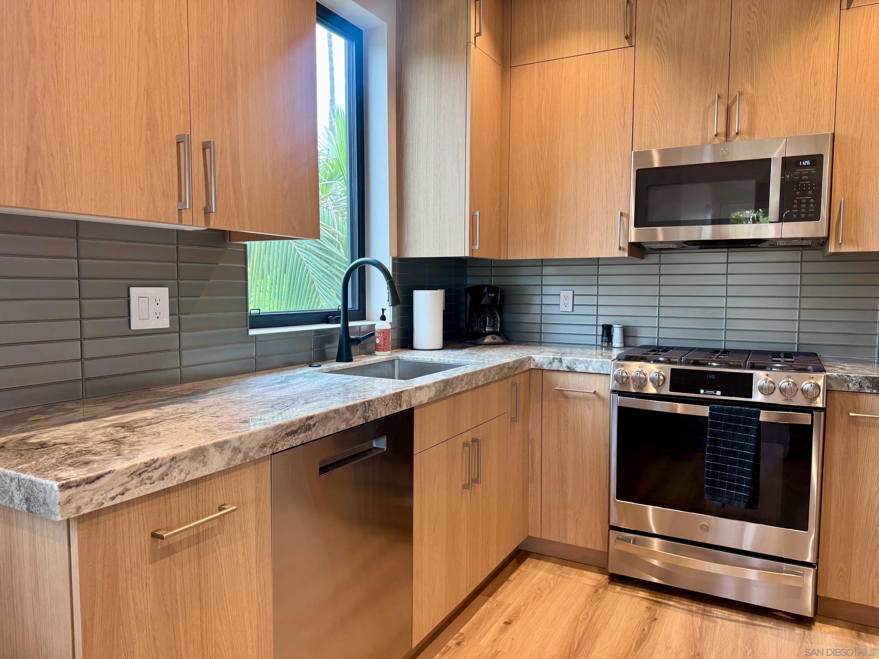 Detail Gallery Image 8 of 21 For 8168  Paseo Del Ocaso, La Jolla,  CA 92037 - 1 Beds | 1 Baths