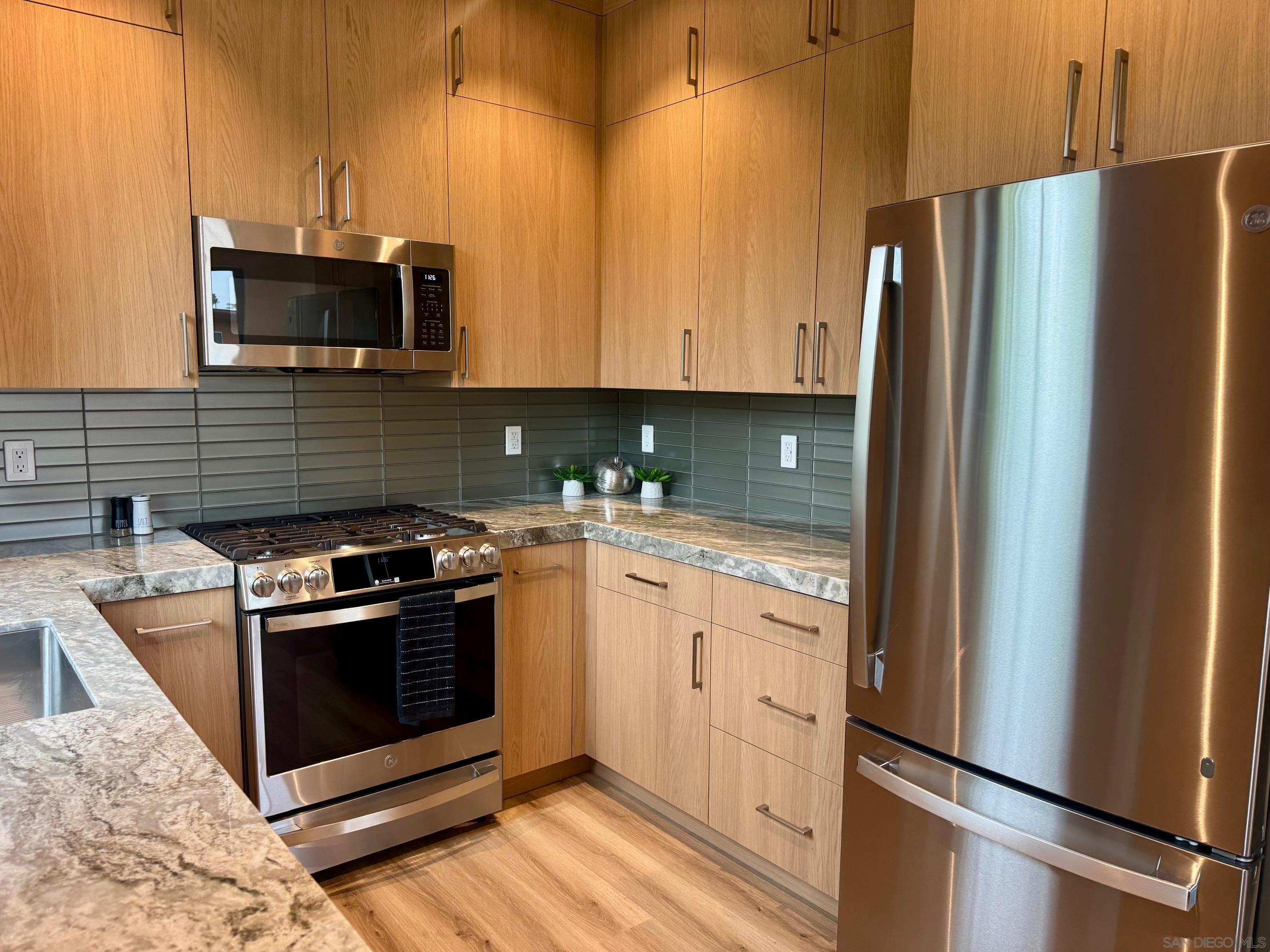 Detail Gallery Image 9 of 21 For 8168  Paseo Del Ocaso, La Jolla,  CA 92037 - 1 Beds | 1 Baths