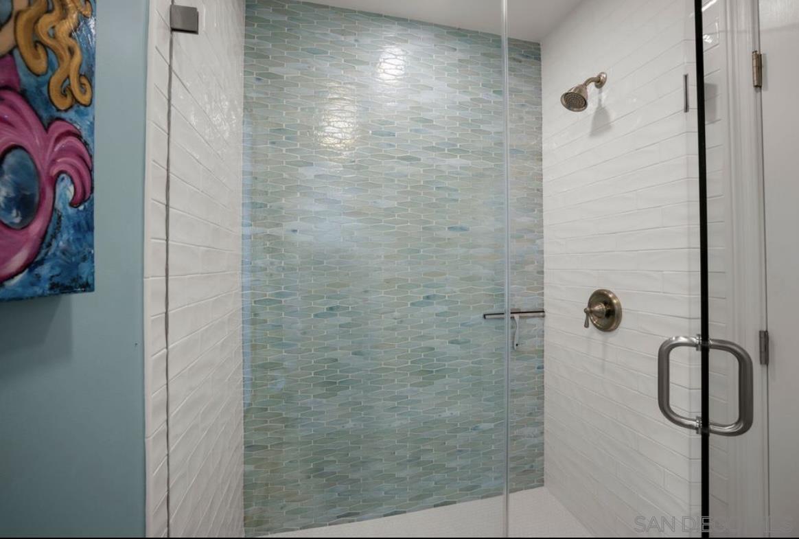 Detail Gallery Image 11 of 17 For 3999  Crown Point Dr  #29,  San Diego,  CA 92109 - 2 Beds | 2 Baths