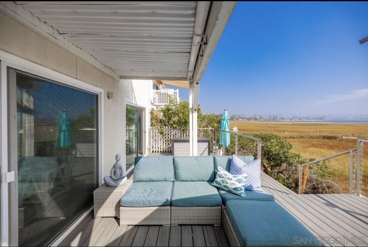 Detail Gallery Image 16 of 17 For 3999  Crown Point Dr  #29,  San Diego,  CA 92109 - 2 Beds | 2 Baths