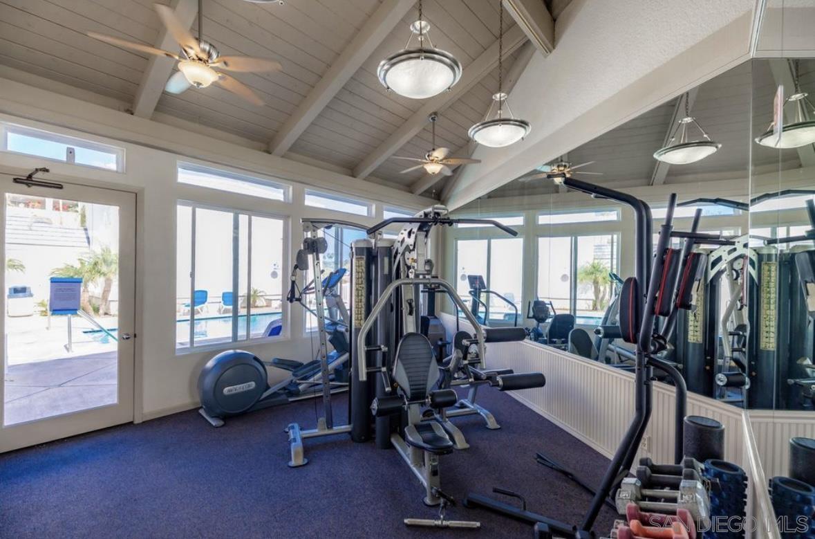 Detail Gallery Image 17 of 17 For 3999  Crown Point Dr  #29,  San Diego,  CA 92109 - 2 Beds | 2 Baths
