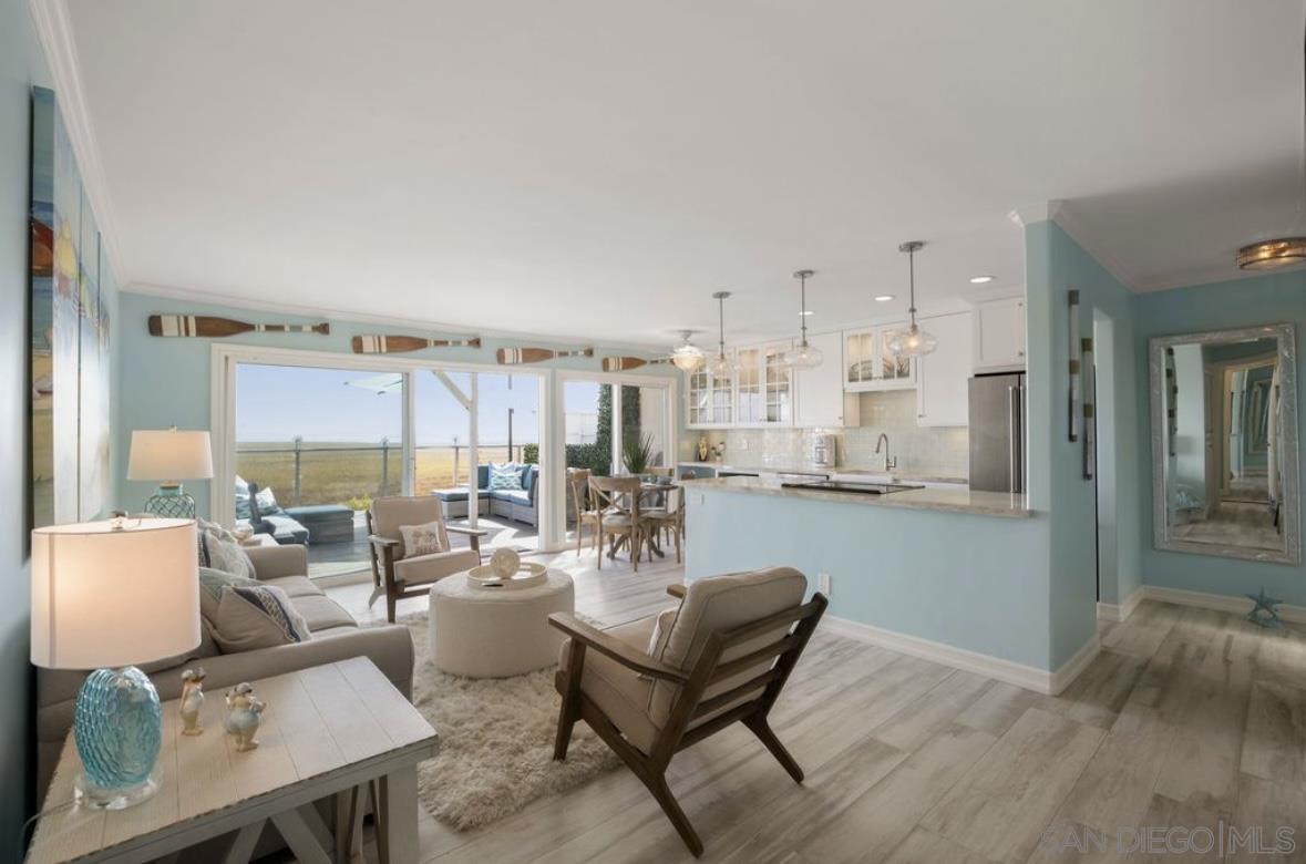 Detail Gallery Image 6 of 17 For 3999  Crown Point Dr  #29,  San Diego,  CA 92109 - 2 Beds | 2 Baths