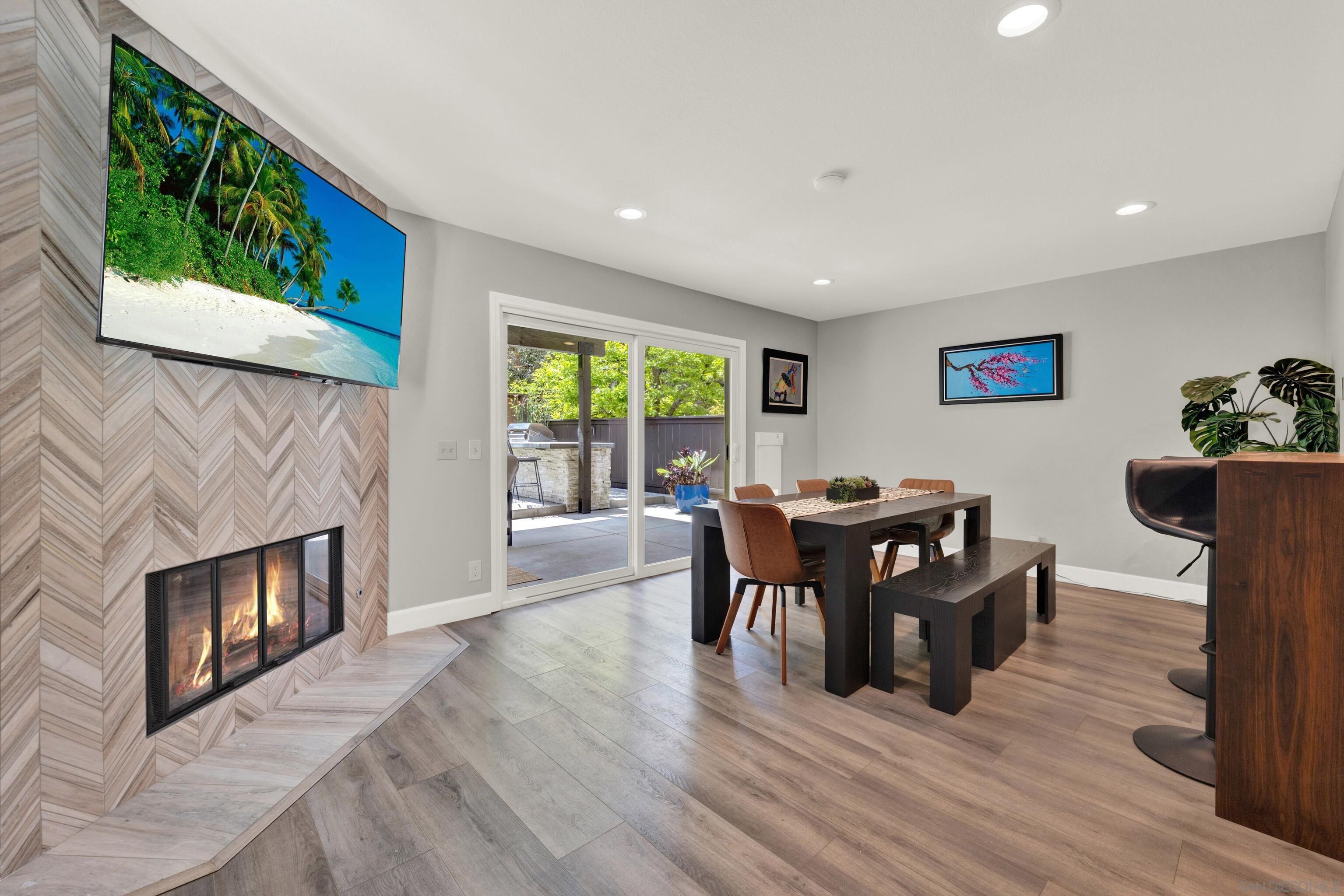 Detail Gallery Image 14 of 70 For 10961  Avenida De Los Lobos, San Diego,  CA 92127 - 4 Beds | 2/1 Baths