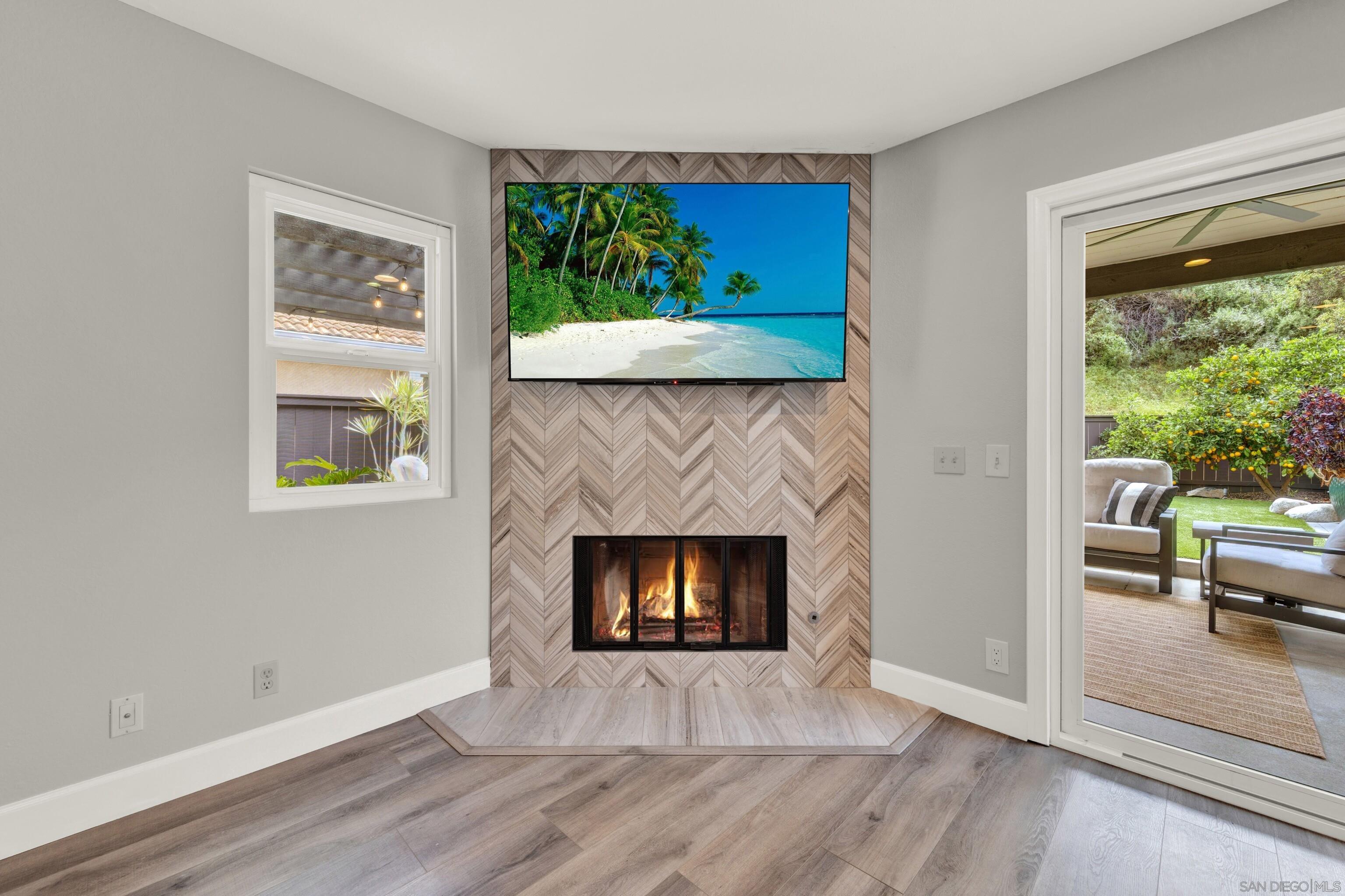 Detail Gallery Image 16 of 70 For 10961  Avenida De Los Lobos, San Diego,  CA 92127 - 4 Beds | 2/1 Baths