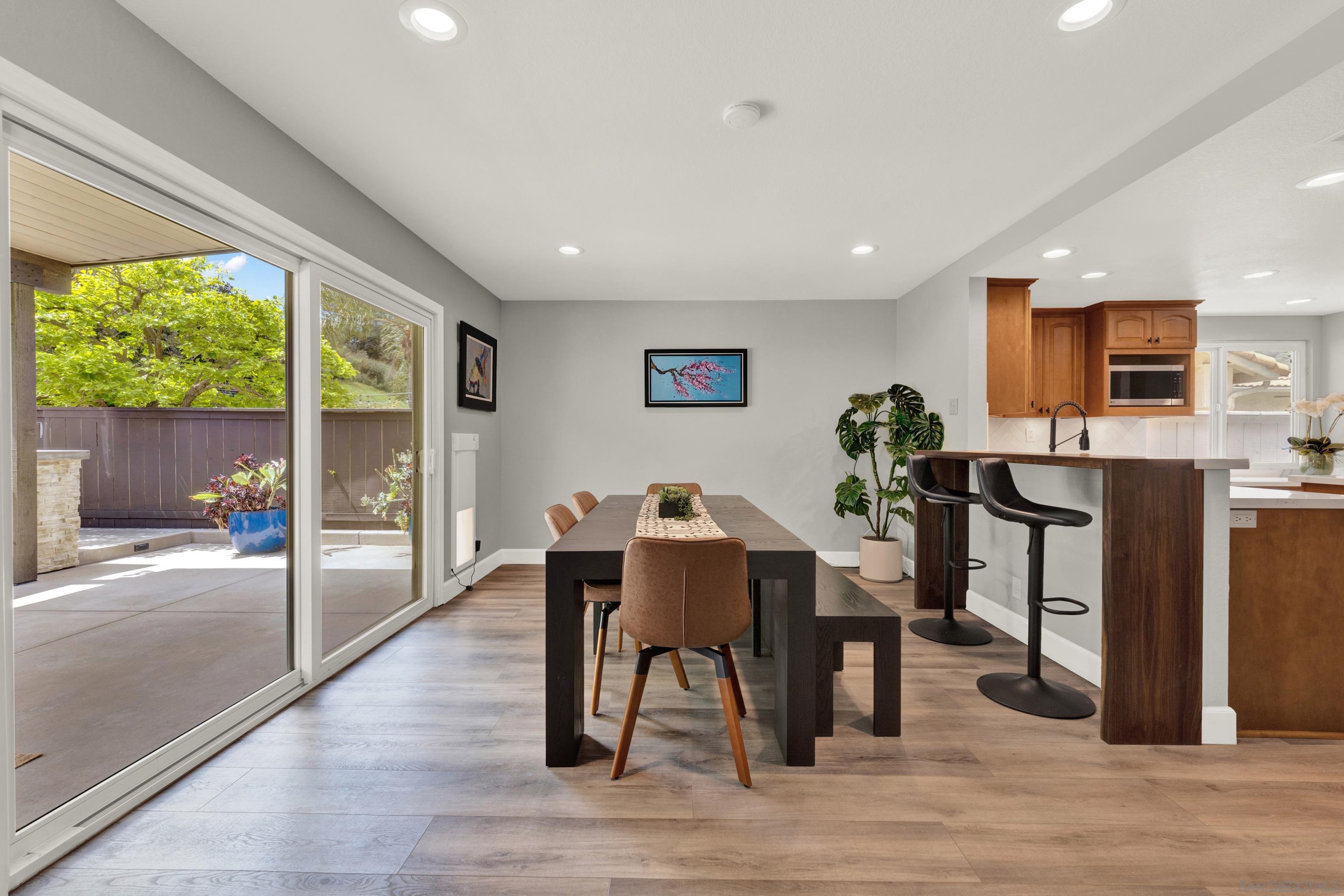 Detail Gallery Image 18 of 70 For 10961  Avenida De Los Lobos, San Diego,  CA 92127 - 4 Beds | 2/1 Baths