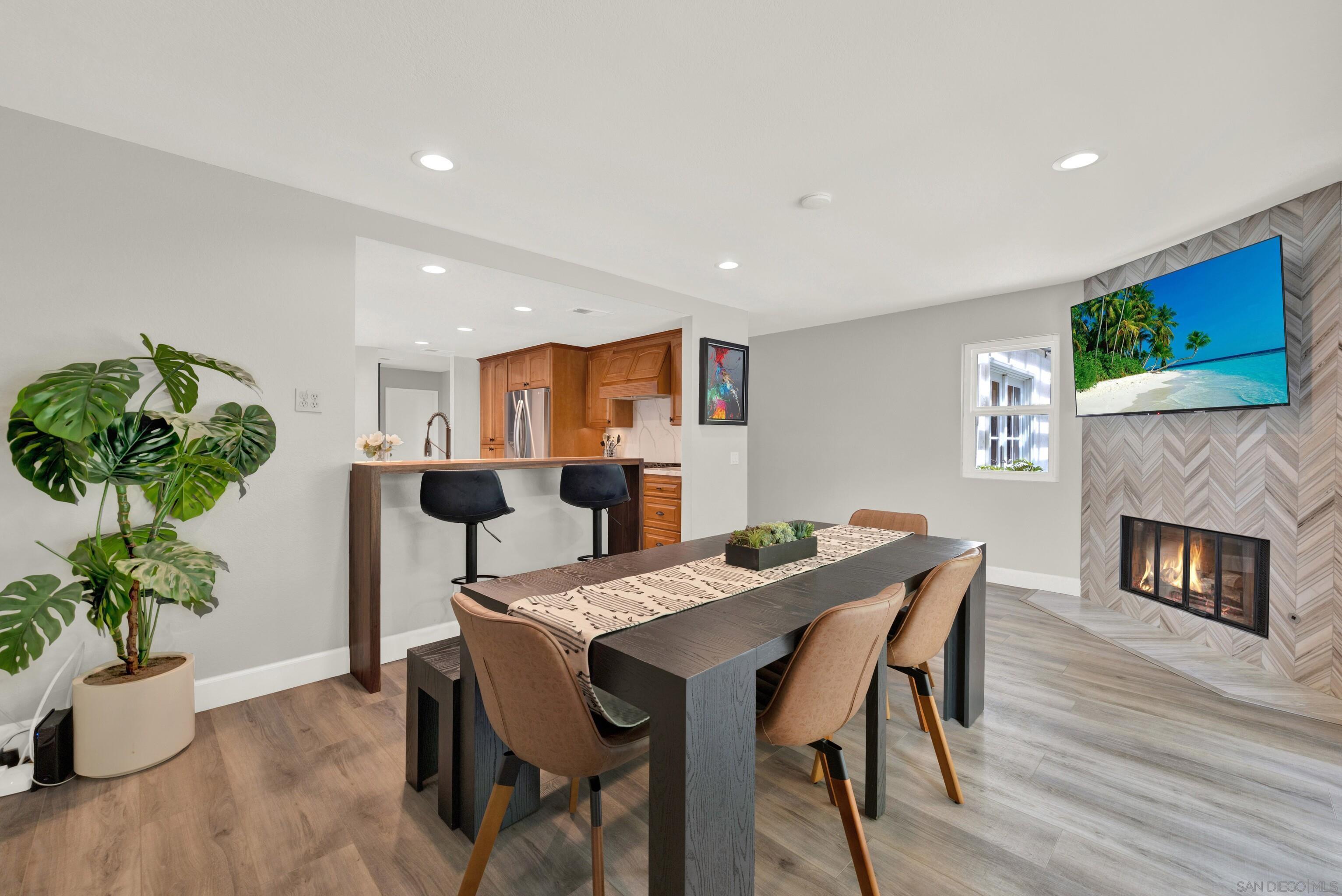 Detail Gallery Image 19 of 70 For 10961  Avenida De Los Lobos, San Diego,  CA 92127 - 4 Beds | 2/1 Baths