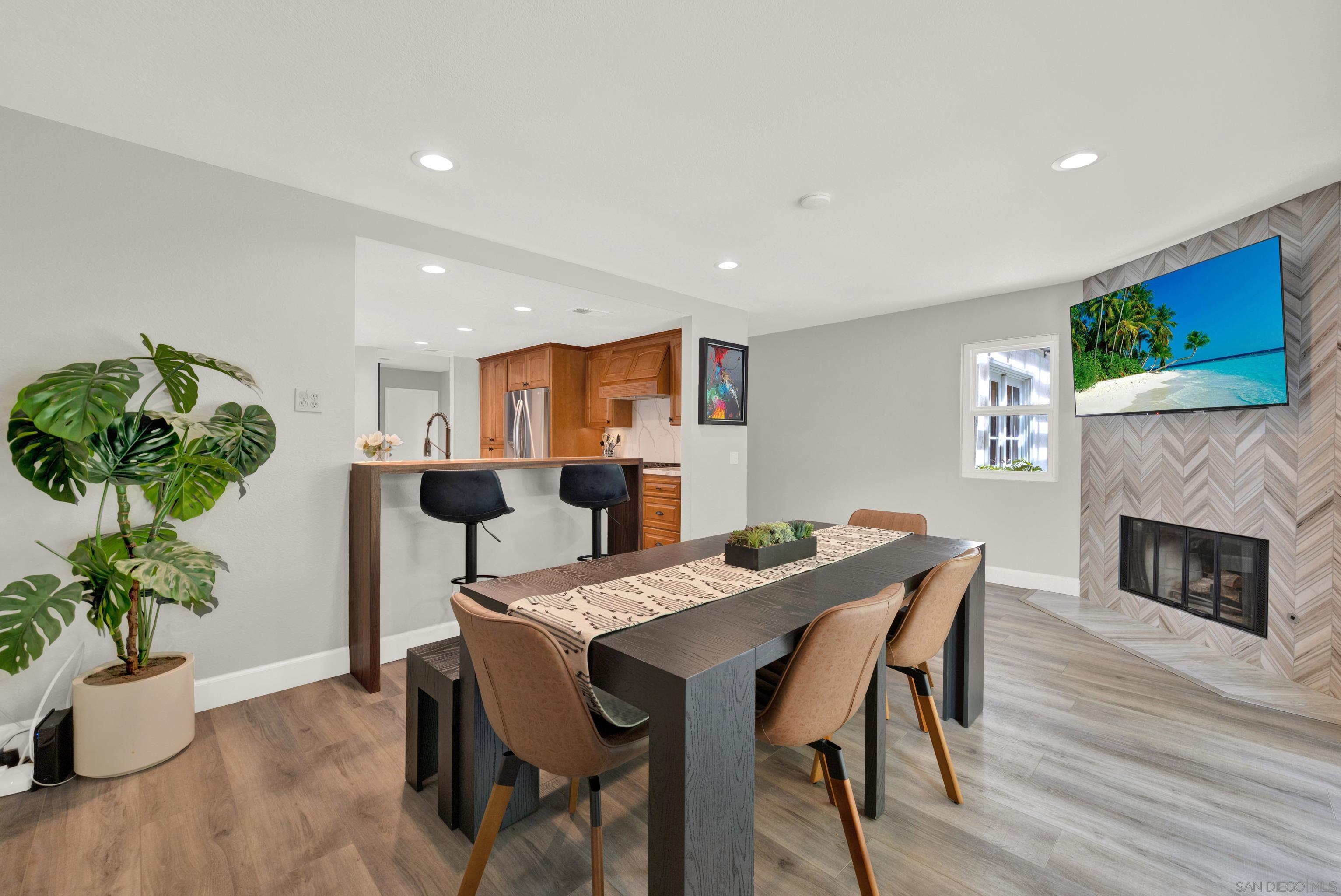 Detail Gallery Image 20 of 70 For 10961  Avenida De Los Lobos, San Diego,  CA 92127 - 4 Beds | 2/1 Baths