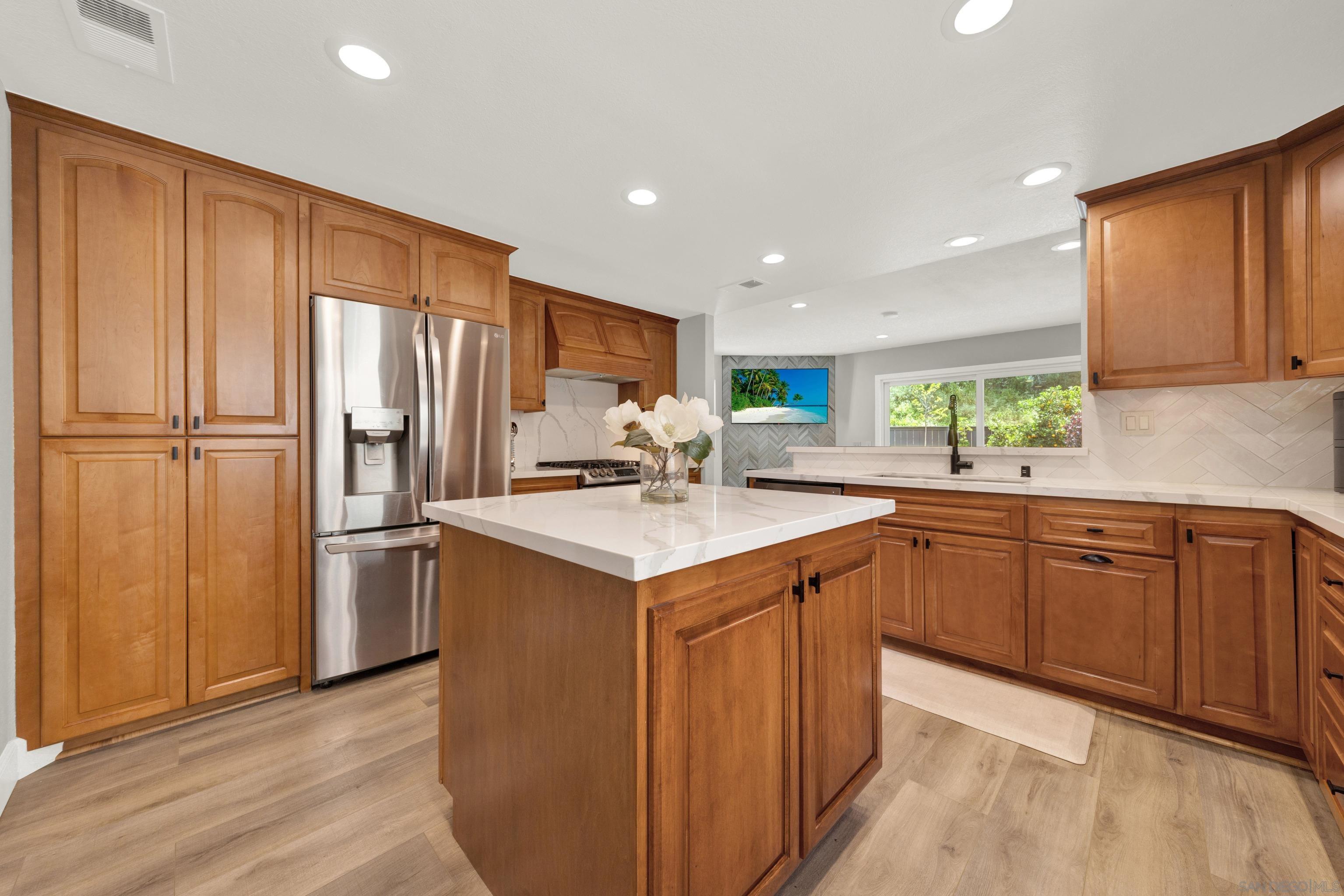 Detail Gallery Image 26 of 70 For 10961  Avenida De Los Lobos, San Diego,  CA 92127 - 4 Beds | 2/1 Baths