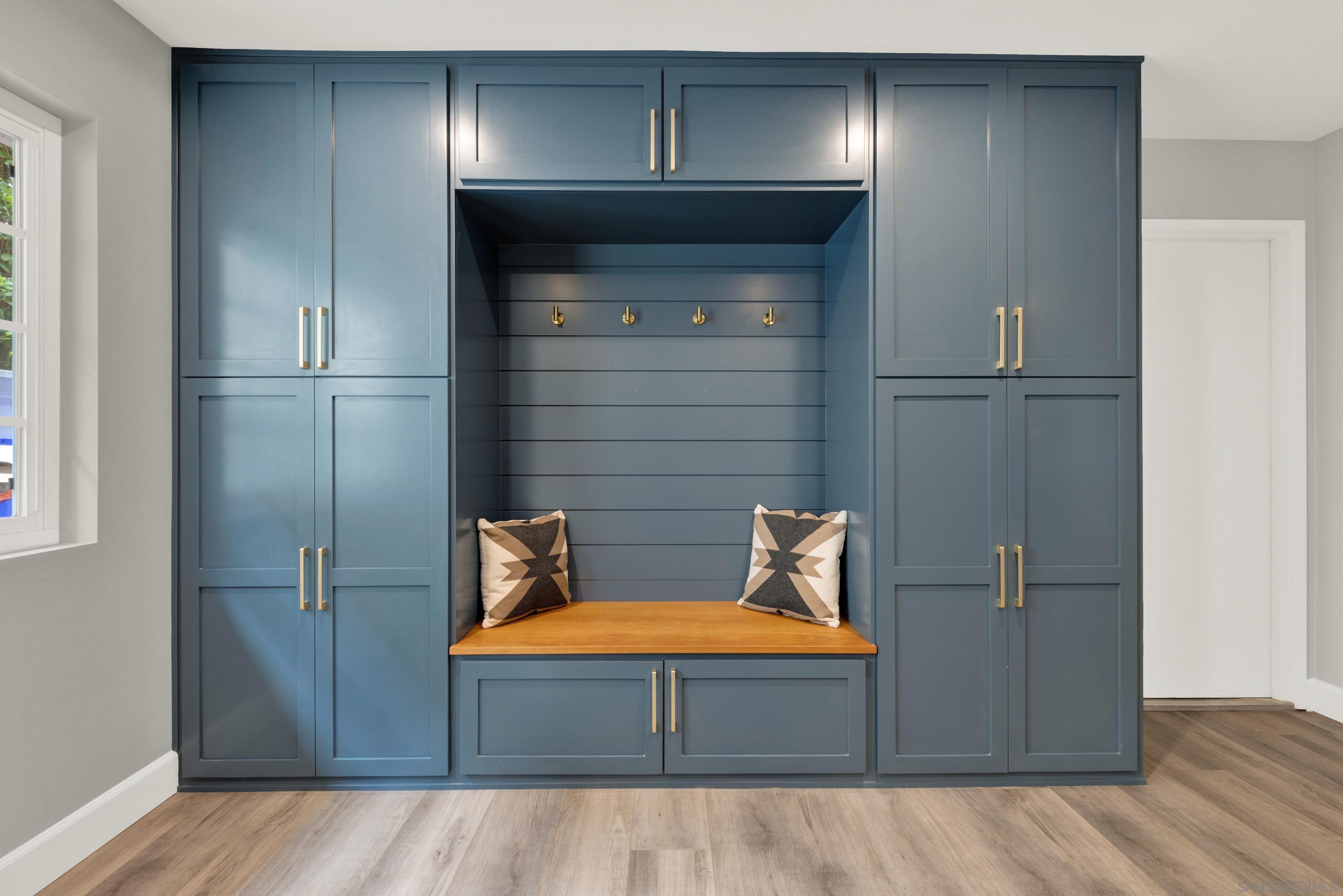 Detail Gallery Image 30 of 70 For 10961  Avenida De Los Lobos, San Diego,  CA 92127 - 4 Beds | 2/1 Baths