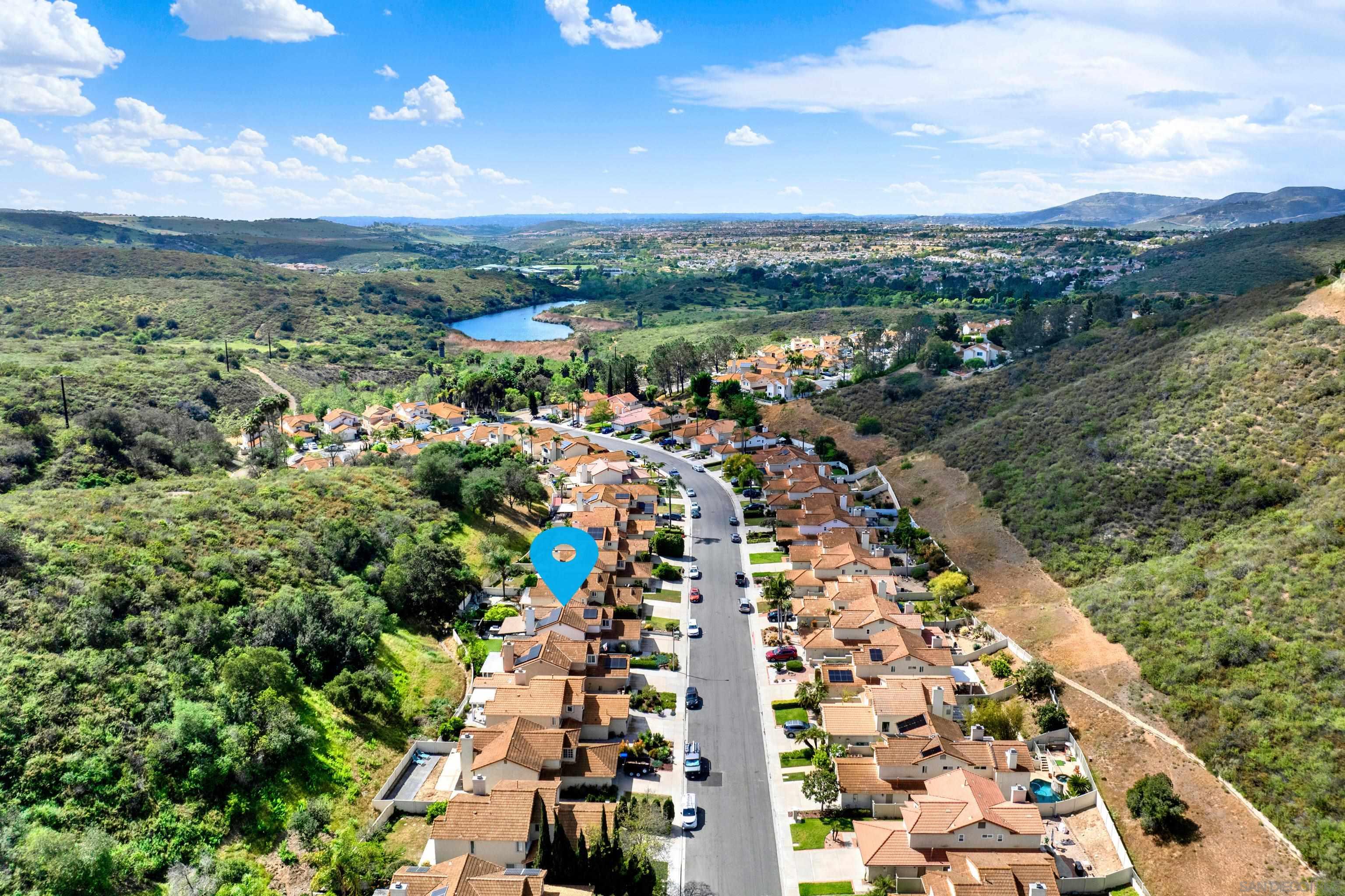 Detail Gallery Image 4 of 70 For 10961  Avenida De Los Lobos, San Diego,  CA 92127 - 4 Beds | 2/1 Baths